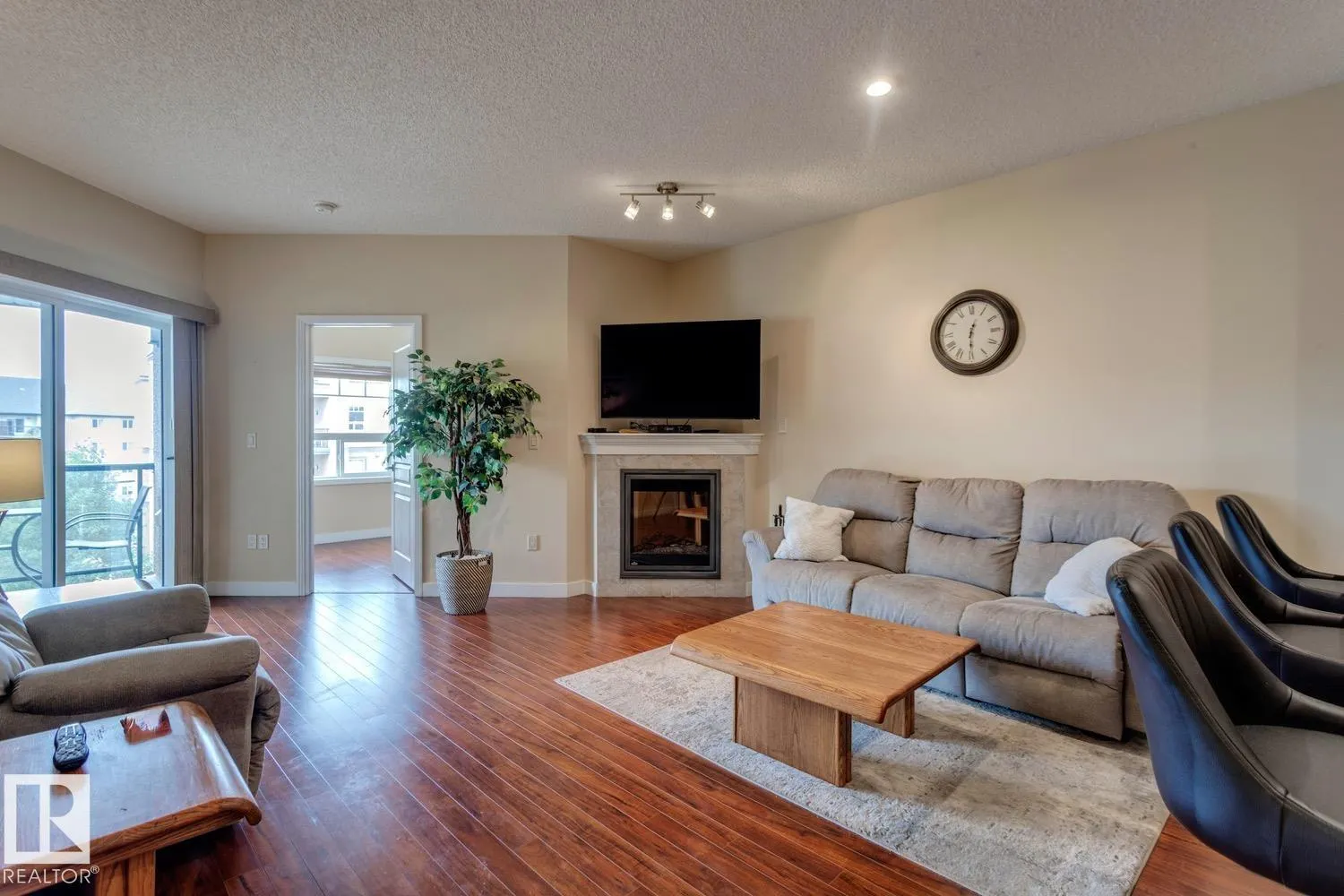 #426 2045 GRANTHAM CT NW