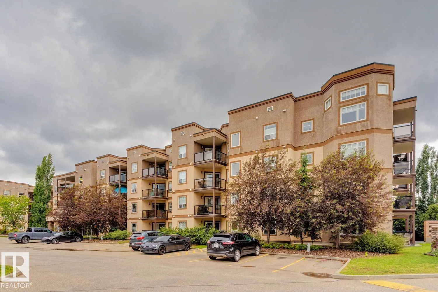 #426 2045 GRANTHAM CT NW
