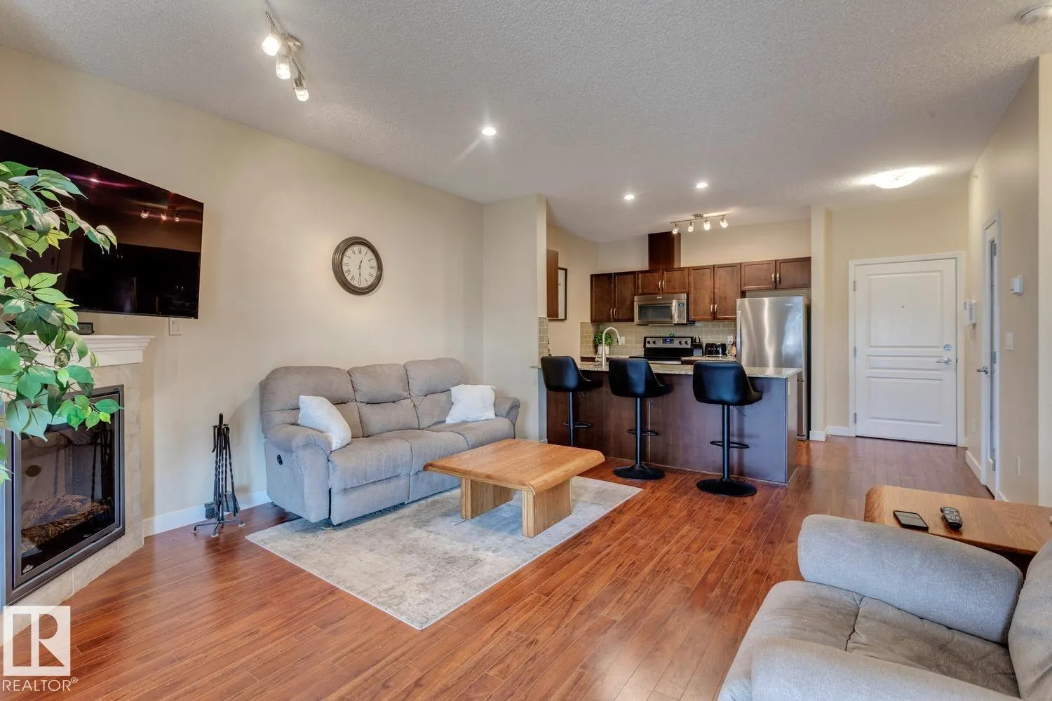 #426 2045 GRANTHAM CT NW