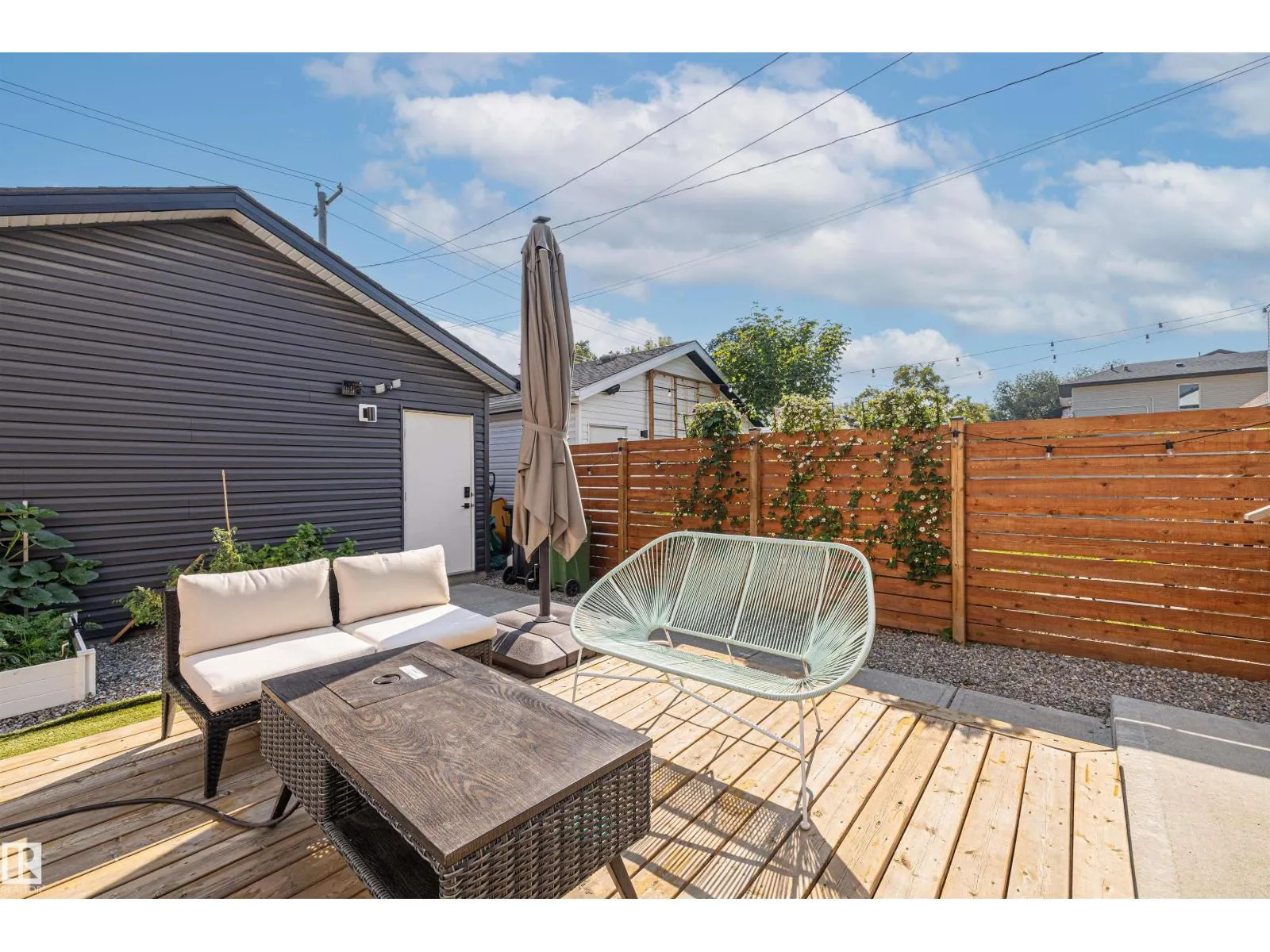 12037 124 ST NW
