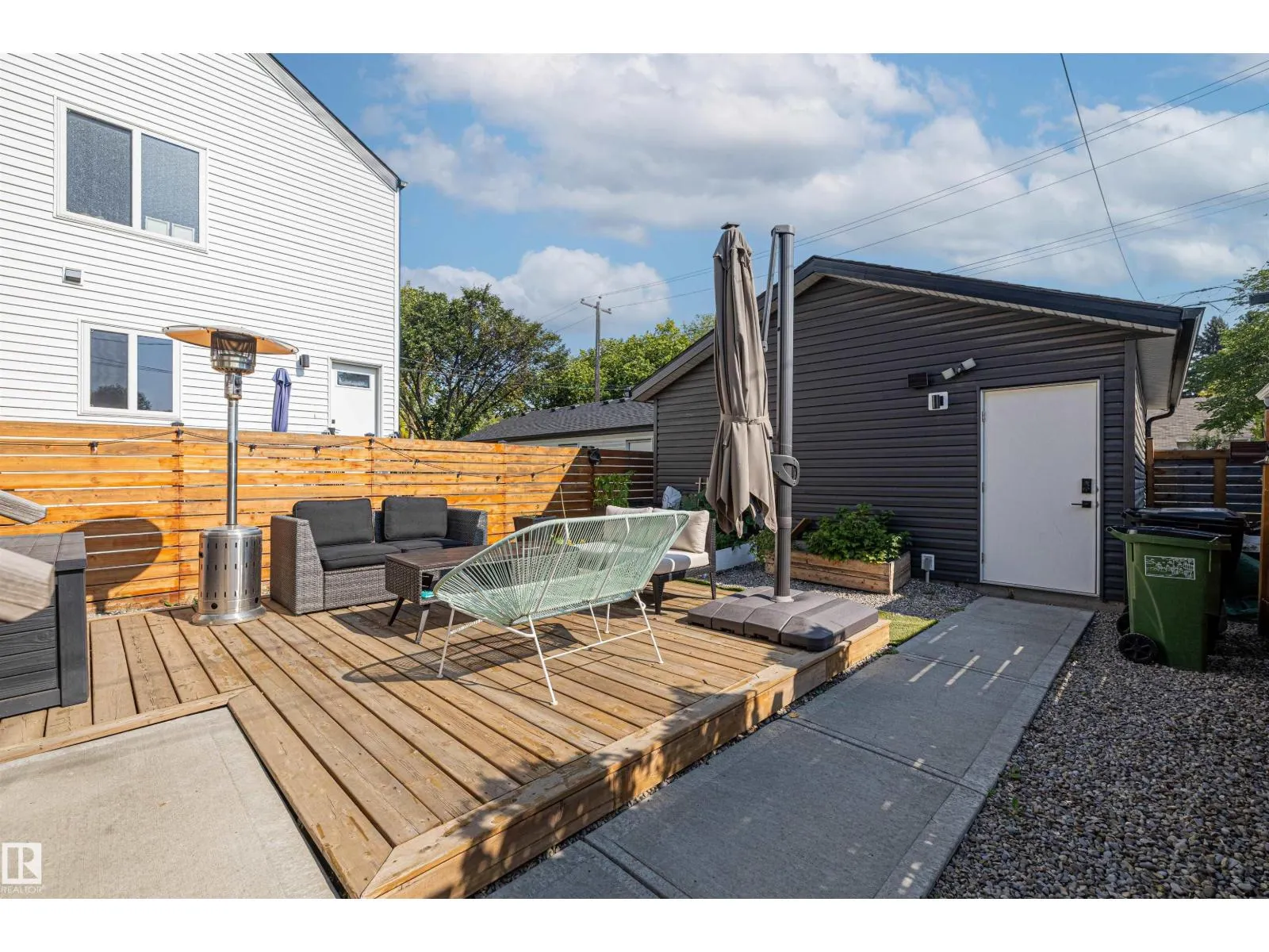 12037 124 ST NW