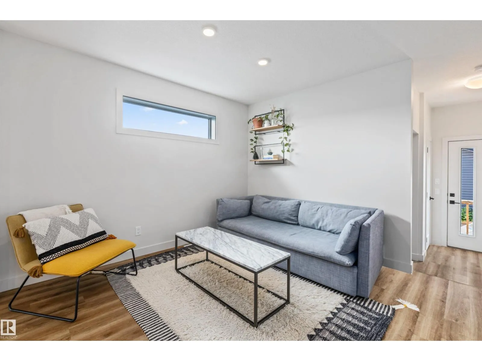 12037 124 ST NW