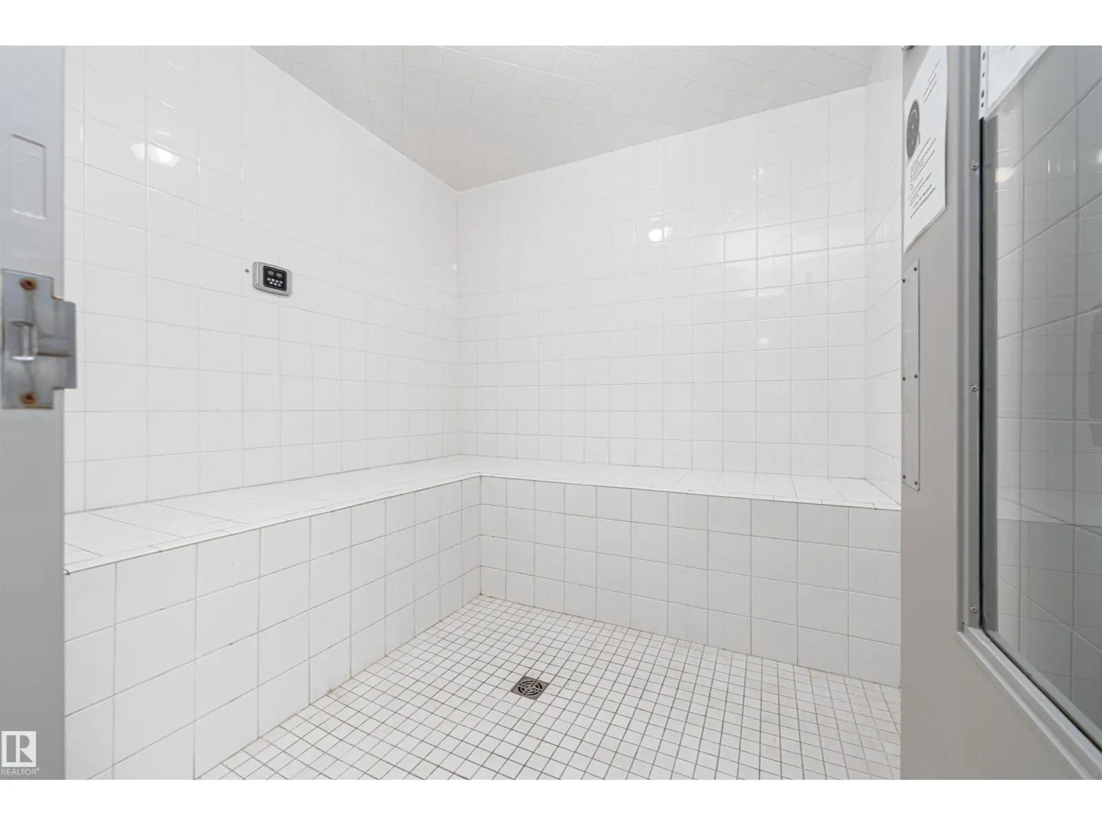 #419 12408 15 AV SW