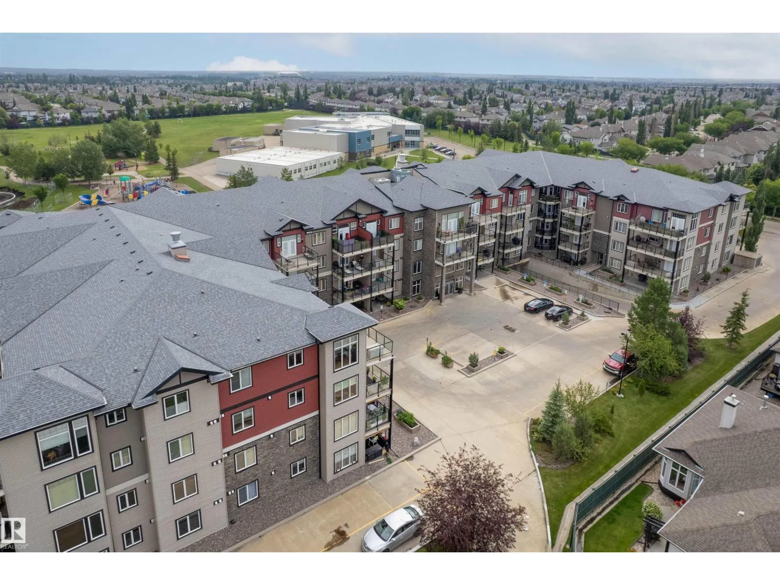 #419 12408 15 AV SW