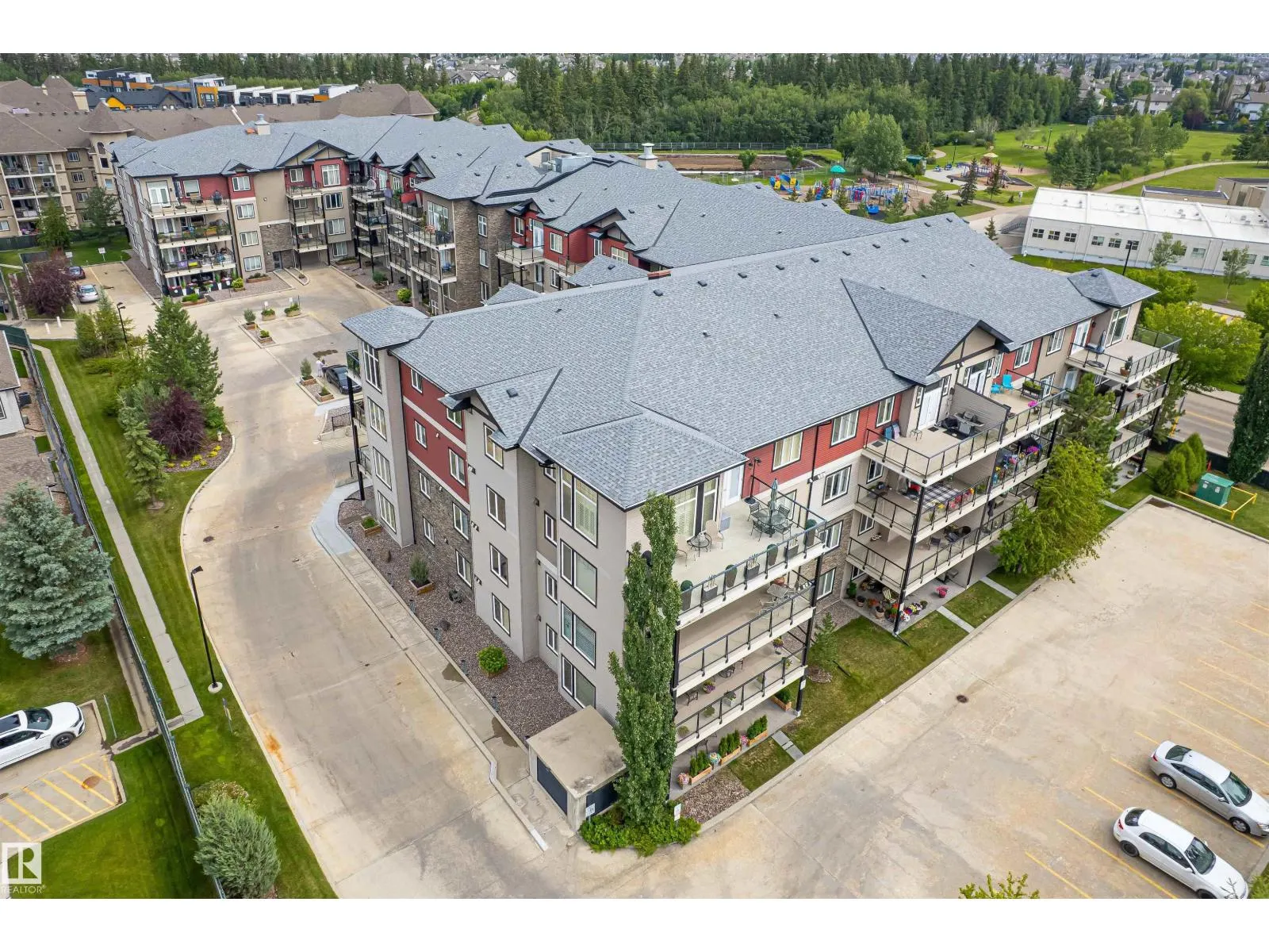 #419 12408 15 AV SW