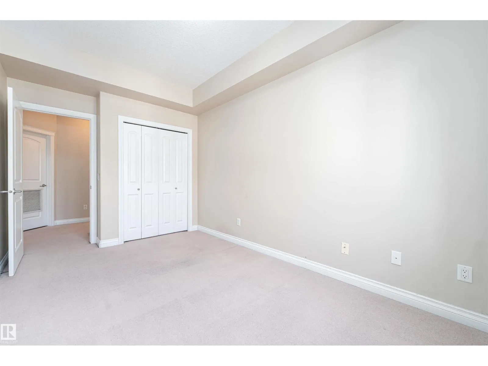#419 12408 15 AV SW