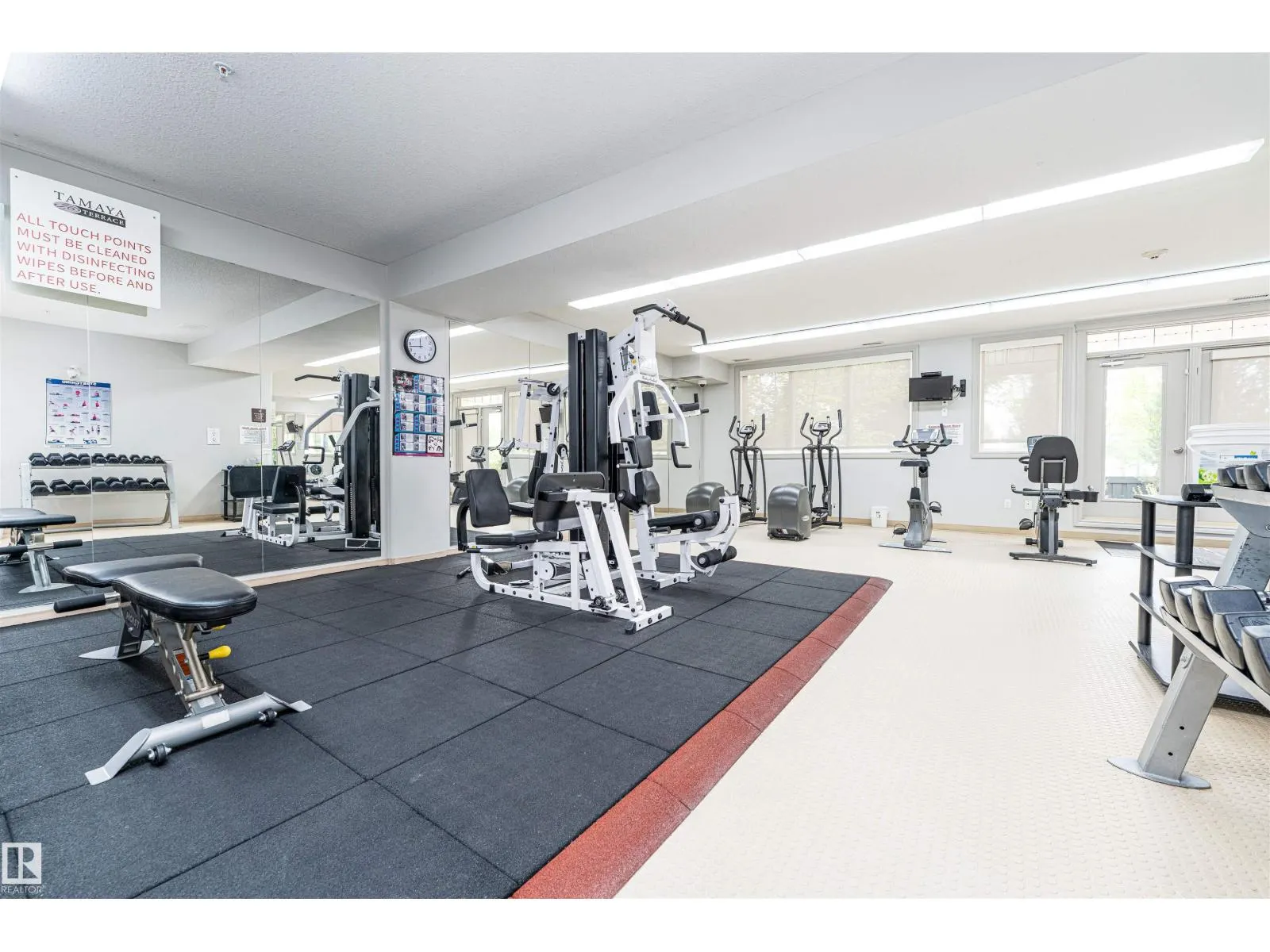 #419 12408 15 AV SW