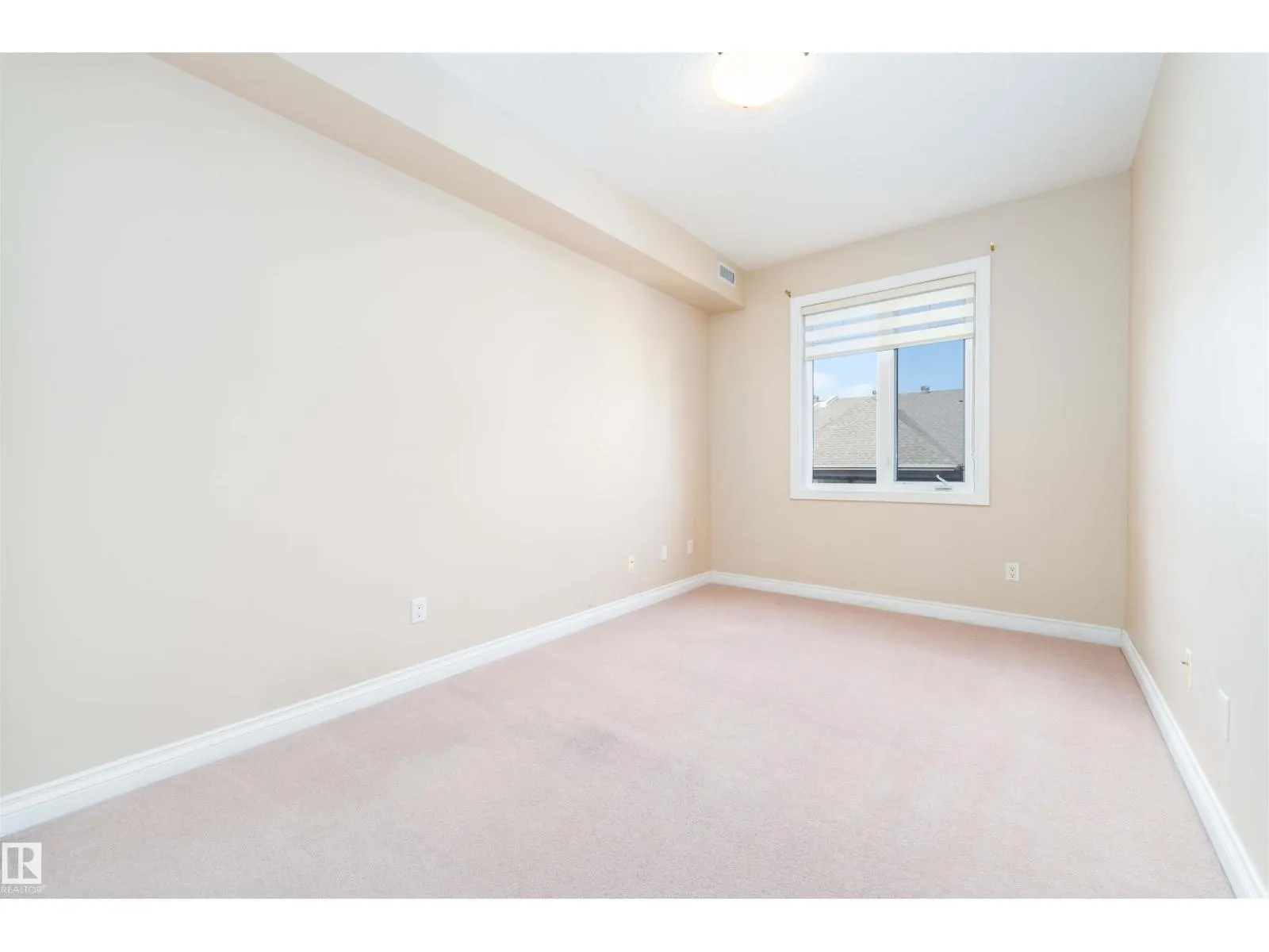 #419 12408 15 AV SW