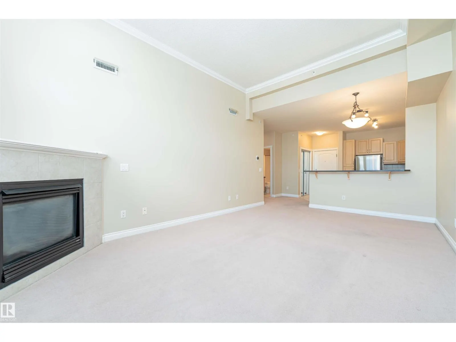 #419 12408 15 AV SW