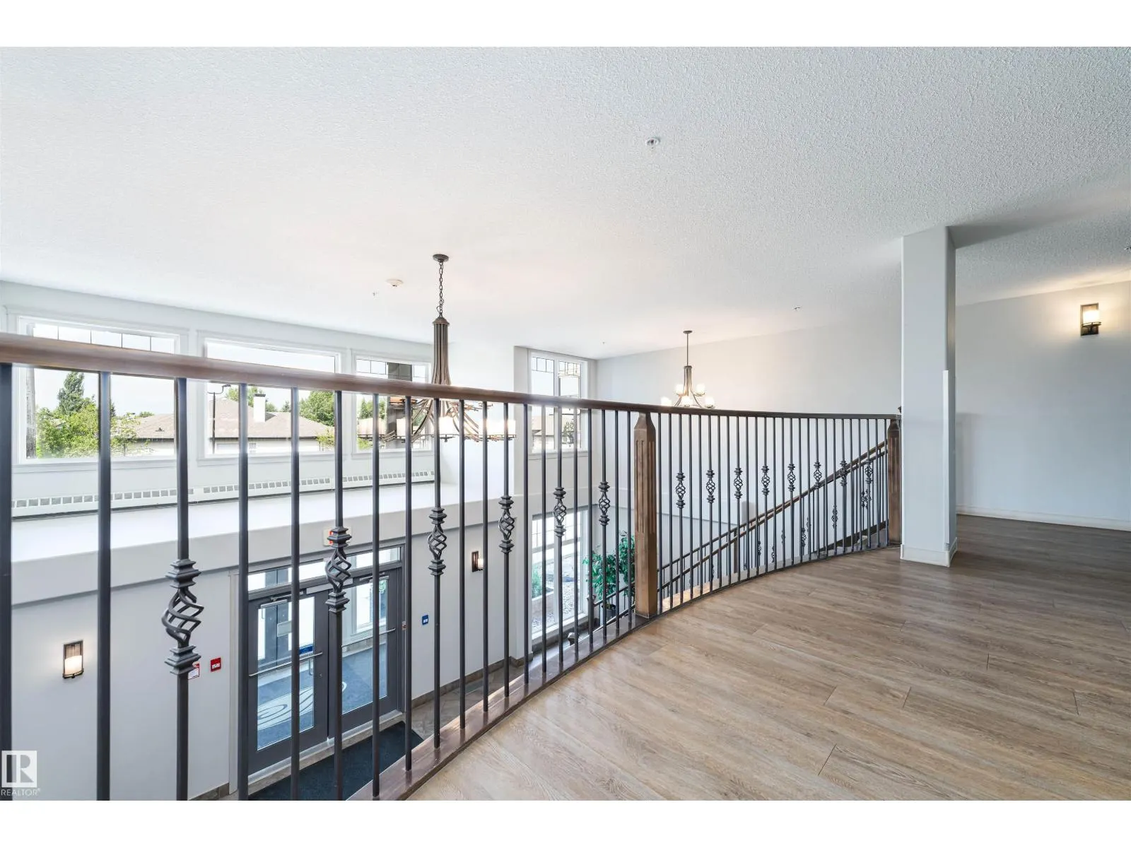 #419 12408 15 AV SW