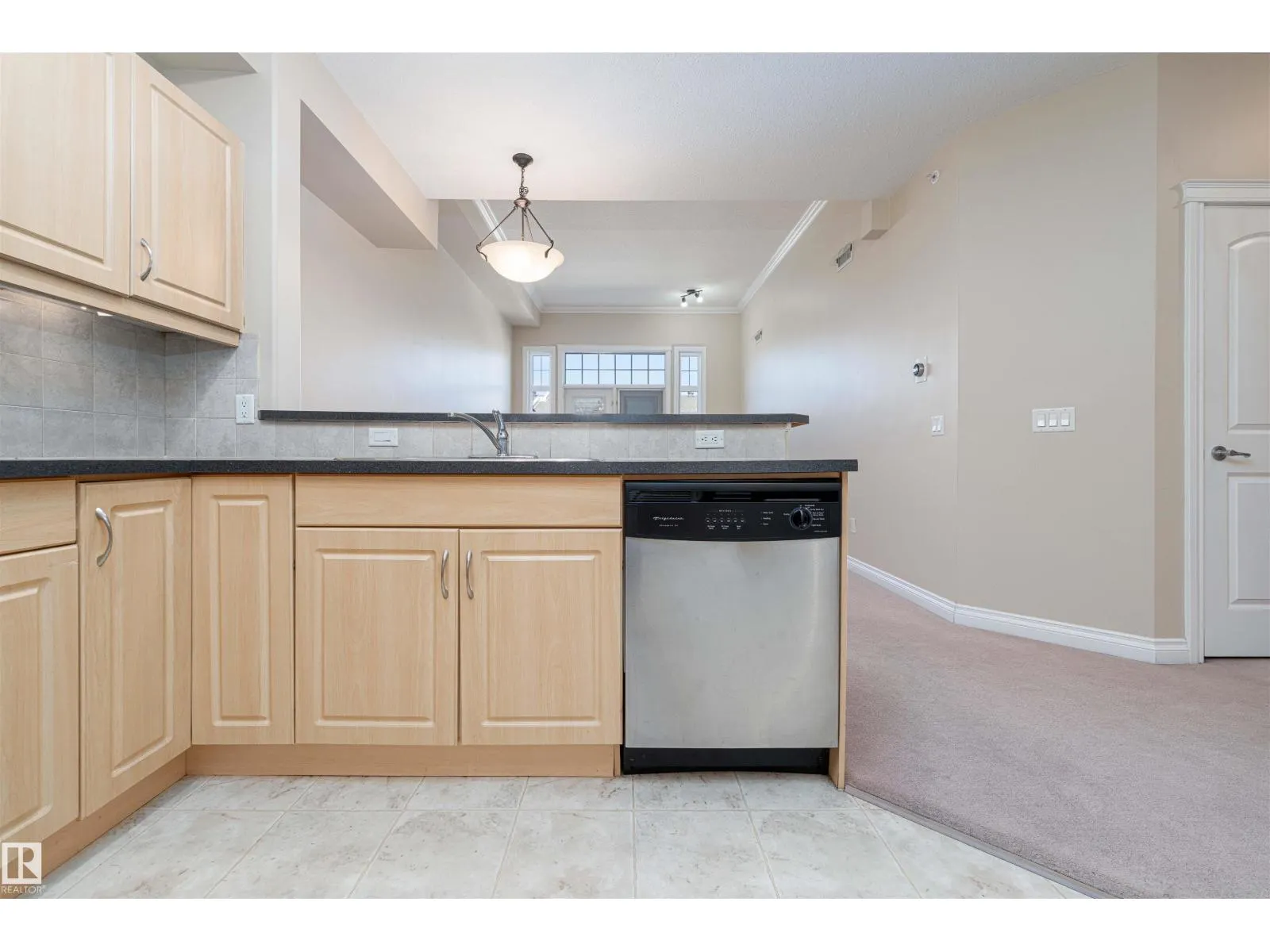 #419 12408 15 AV SW
