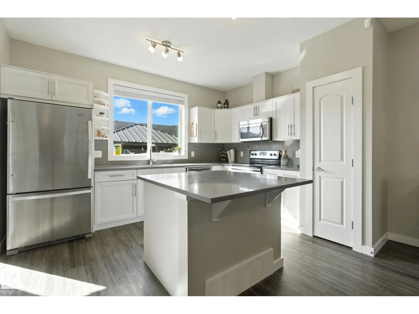6088 ROSENTHAL WY NW