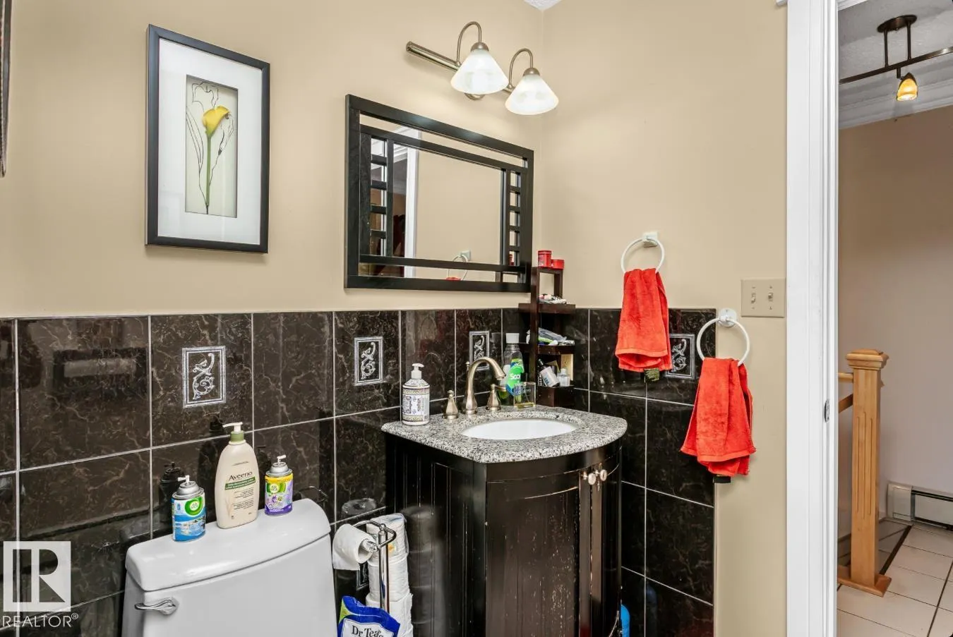 53310 RR 221 229 Hunter’s Hill NW