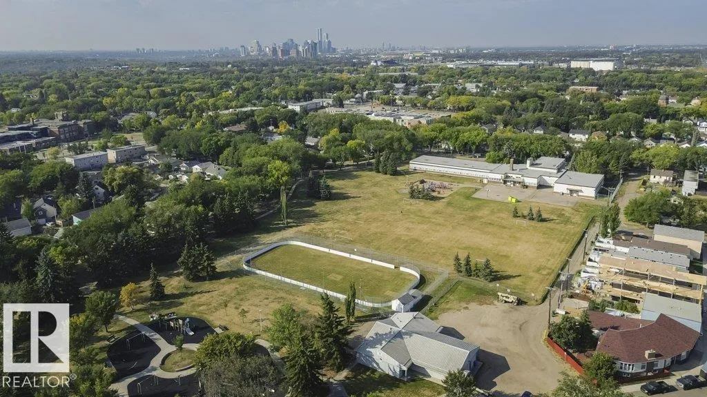 12024 56 ST NW