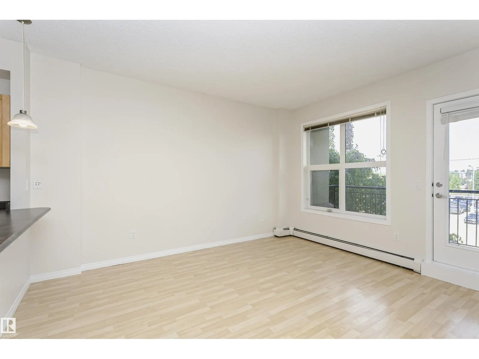 #1-307 4245 139 AV NW