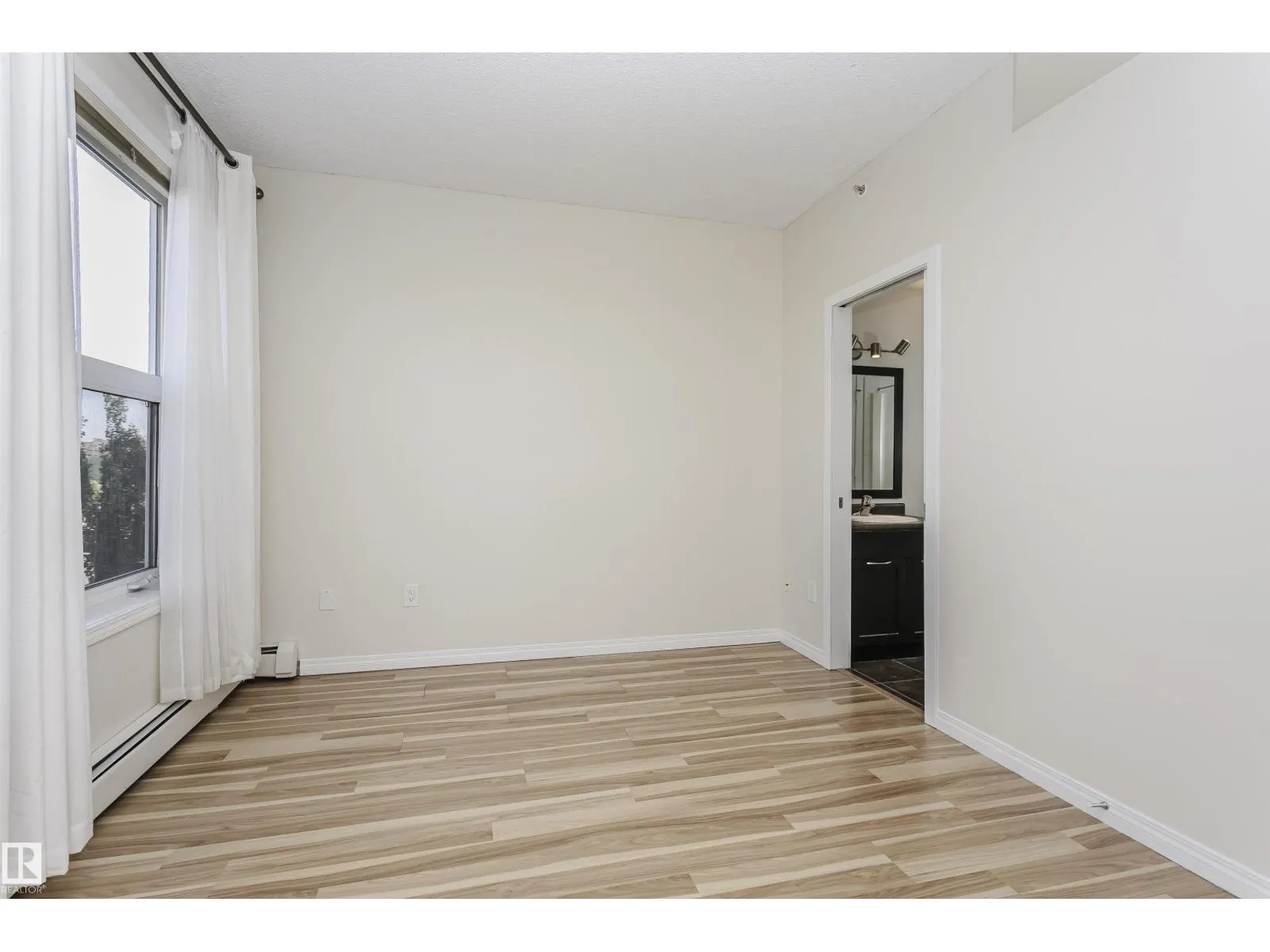 #1-307 4245 139 AV NW