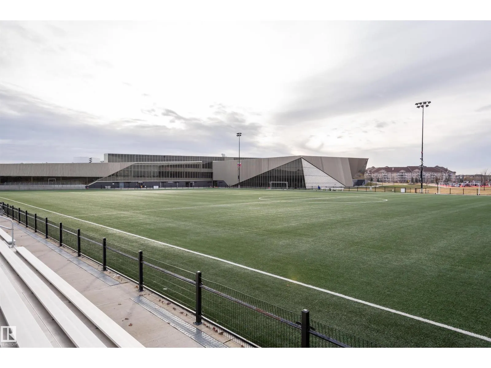 #1-307 4245 139 AV NW