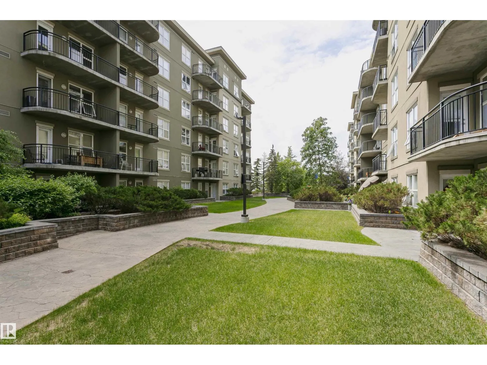 #1-307 4245 139 AV NW