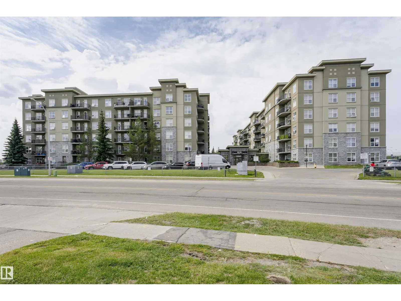 #1-307 4245 139 AV NW