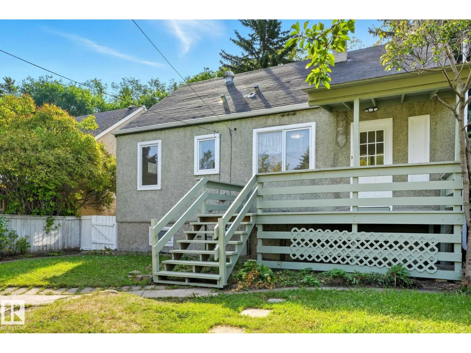 11222 71 AV NW