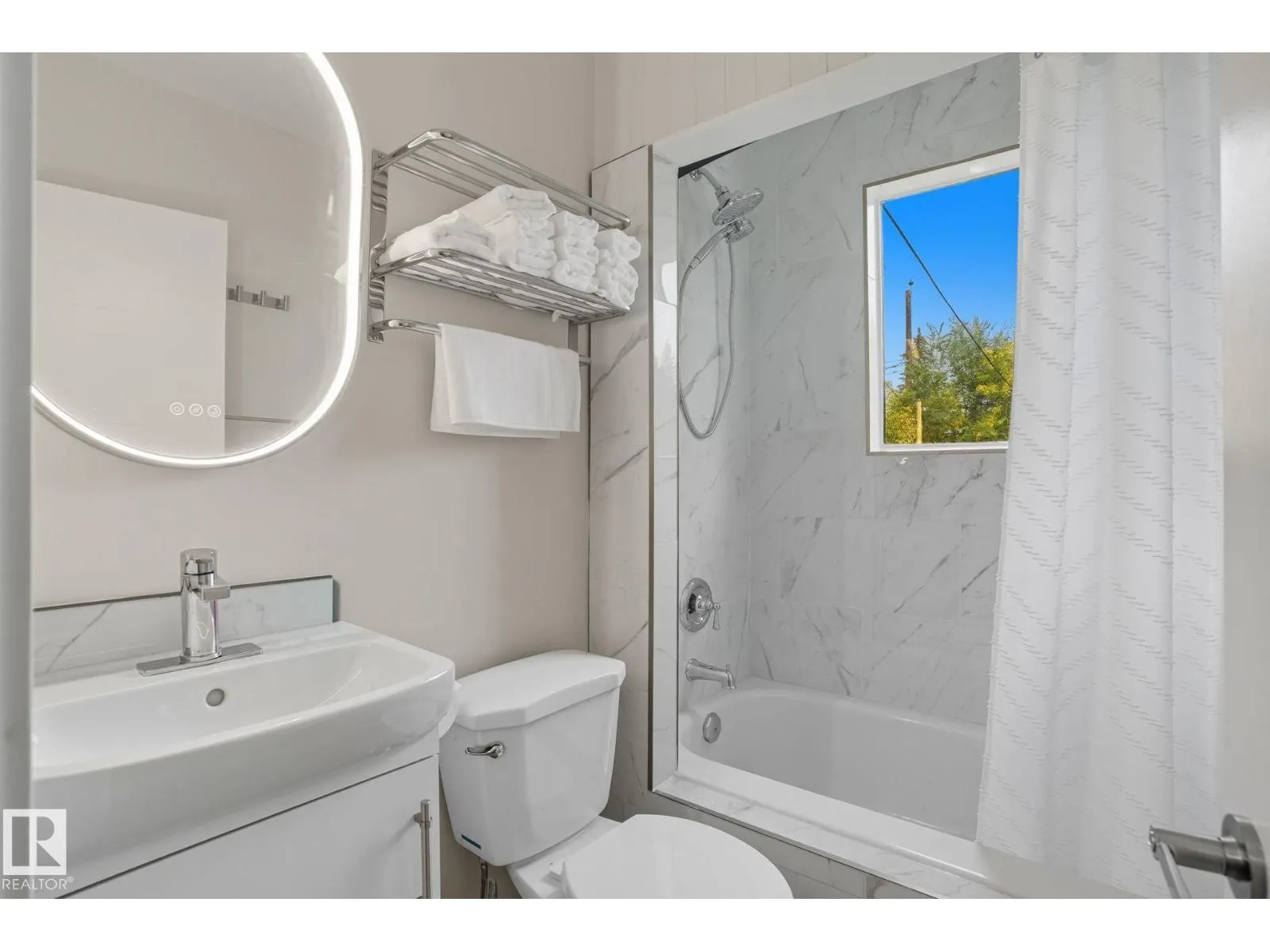 11222 71 AV NW
