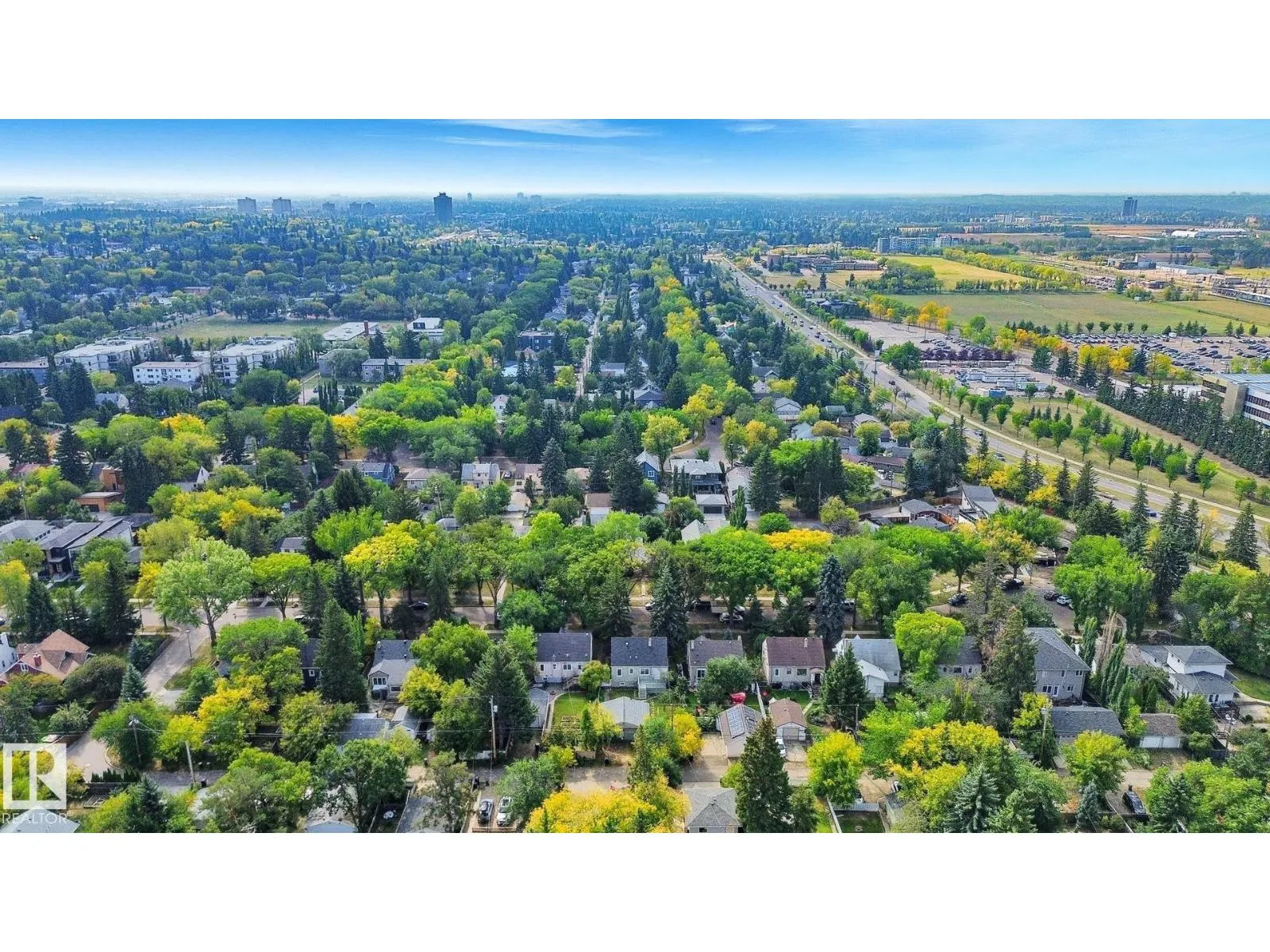 11222 71 AV NW