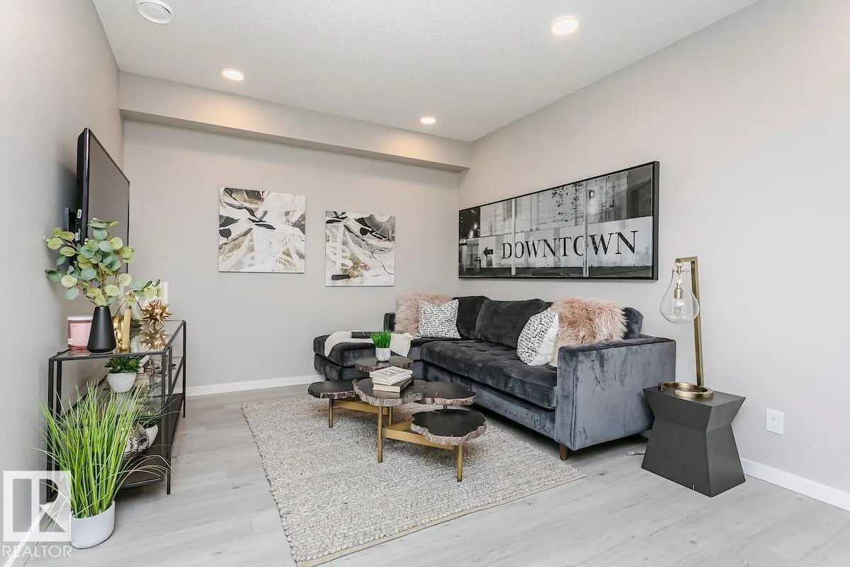 715 Cambrian BV W