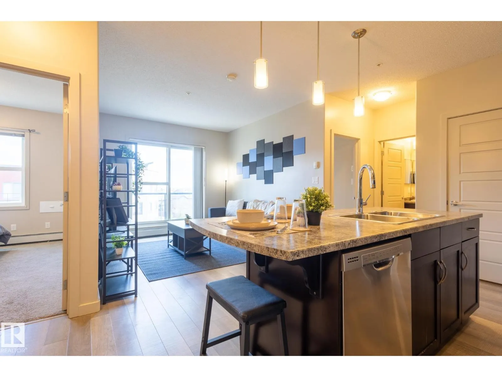 #403 320 AMBLESIDE LI SW