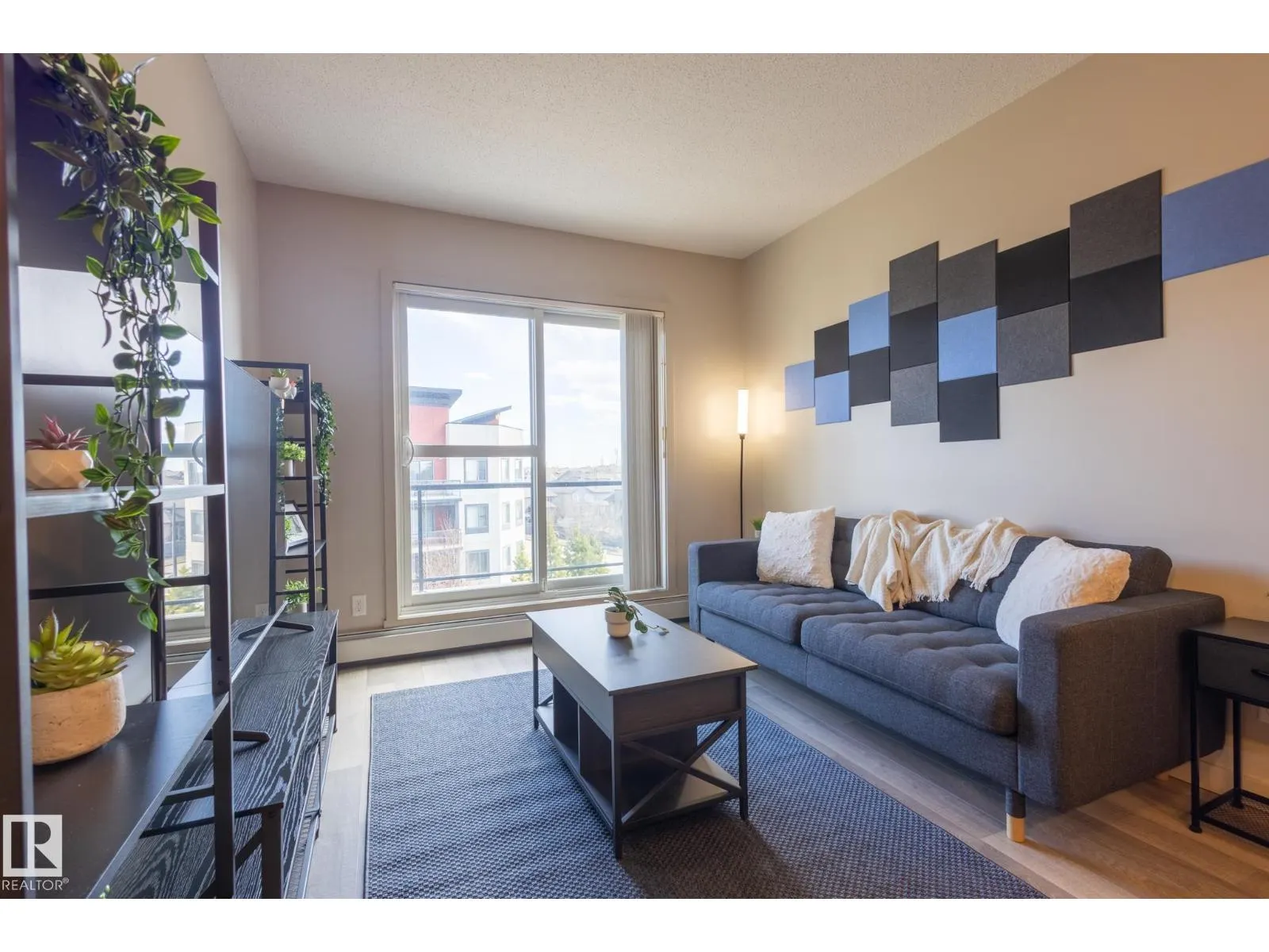 #403 320 AMBLESIDE LI SW