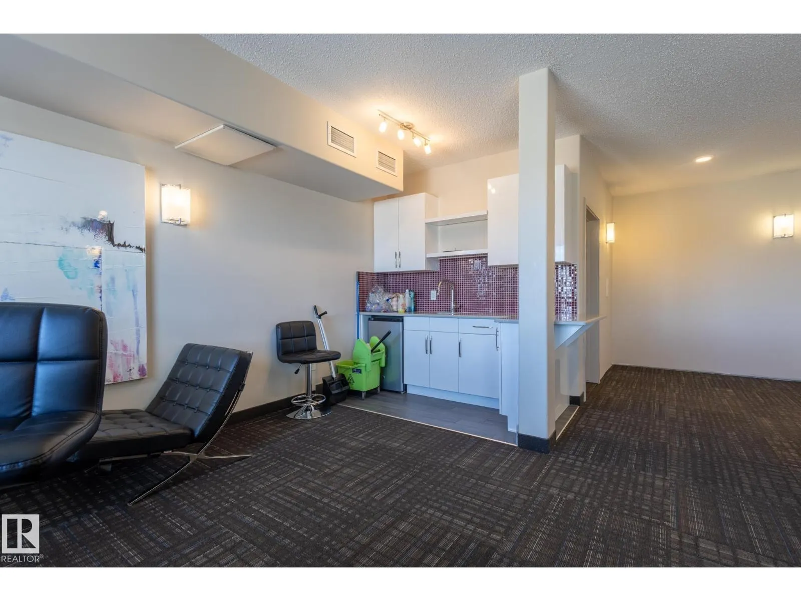 #403 320 AMBLESIDE LI SW