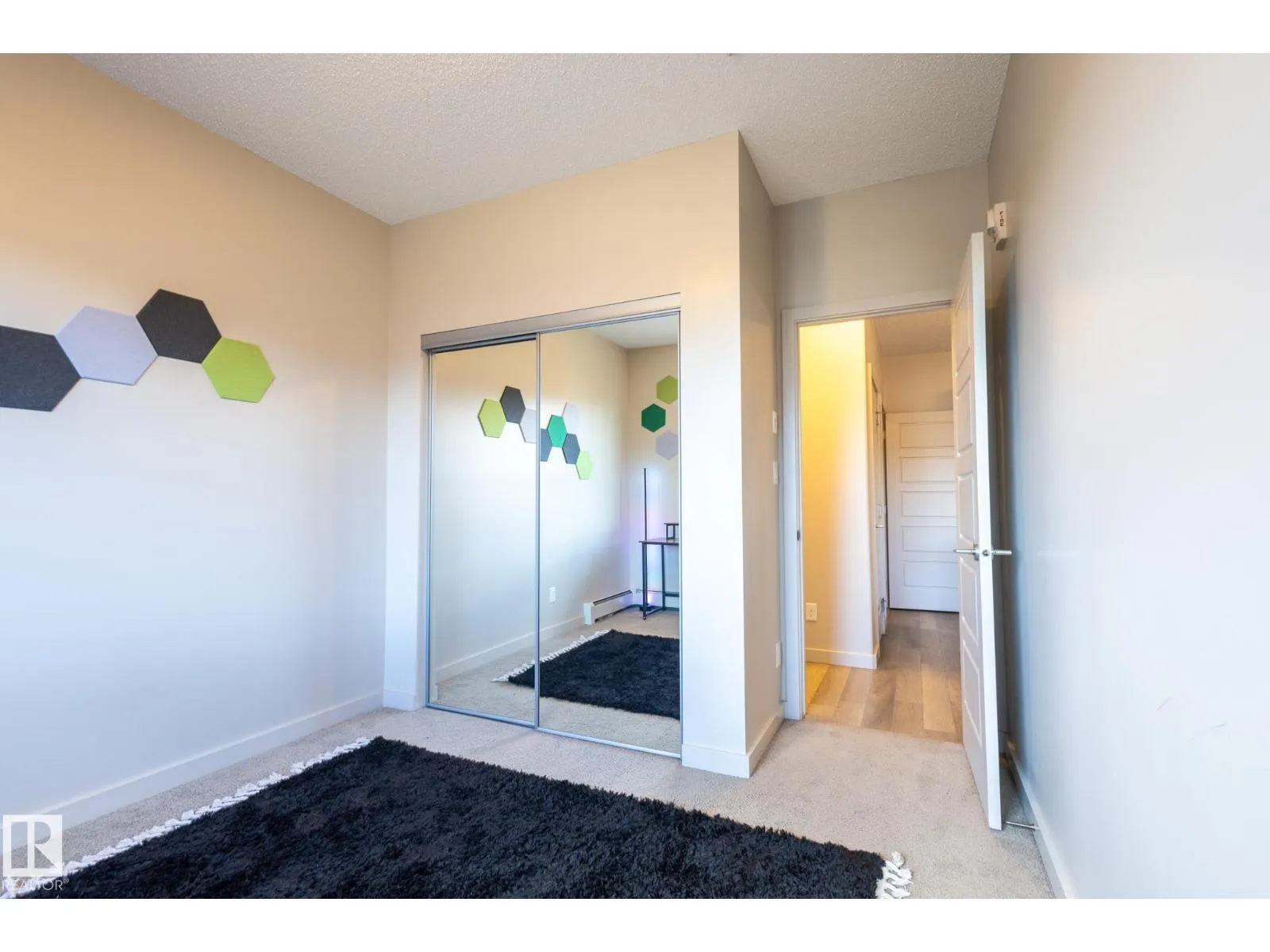 #403 320 AMBLESIDE LI SW