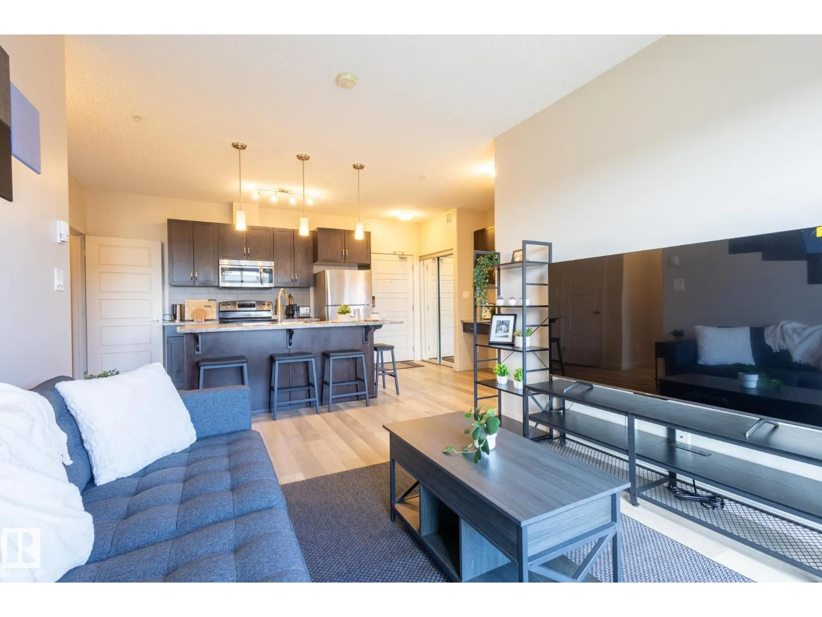 #403 320 AMBLESIDE LI SW