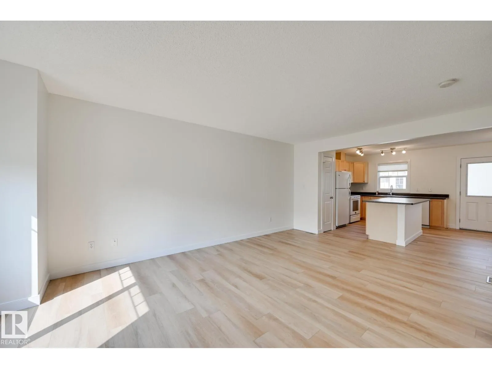 #38 6032 38 AV NW