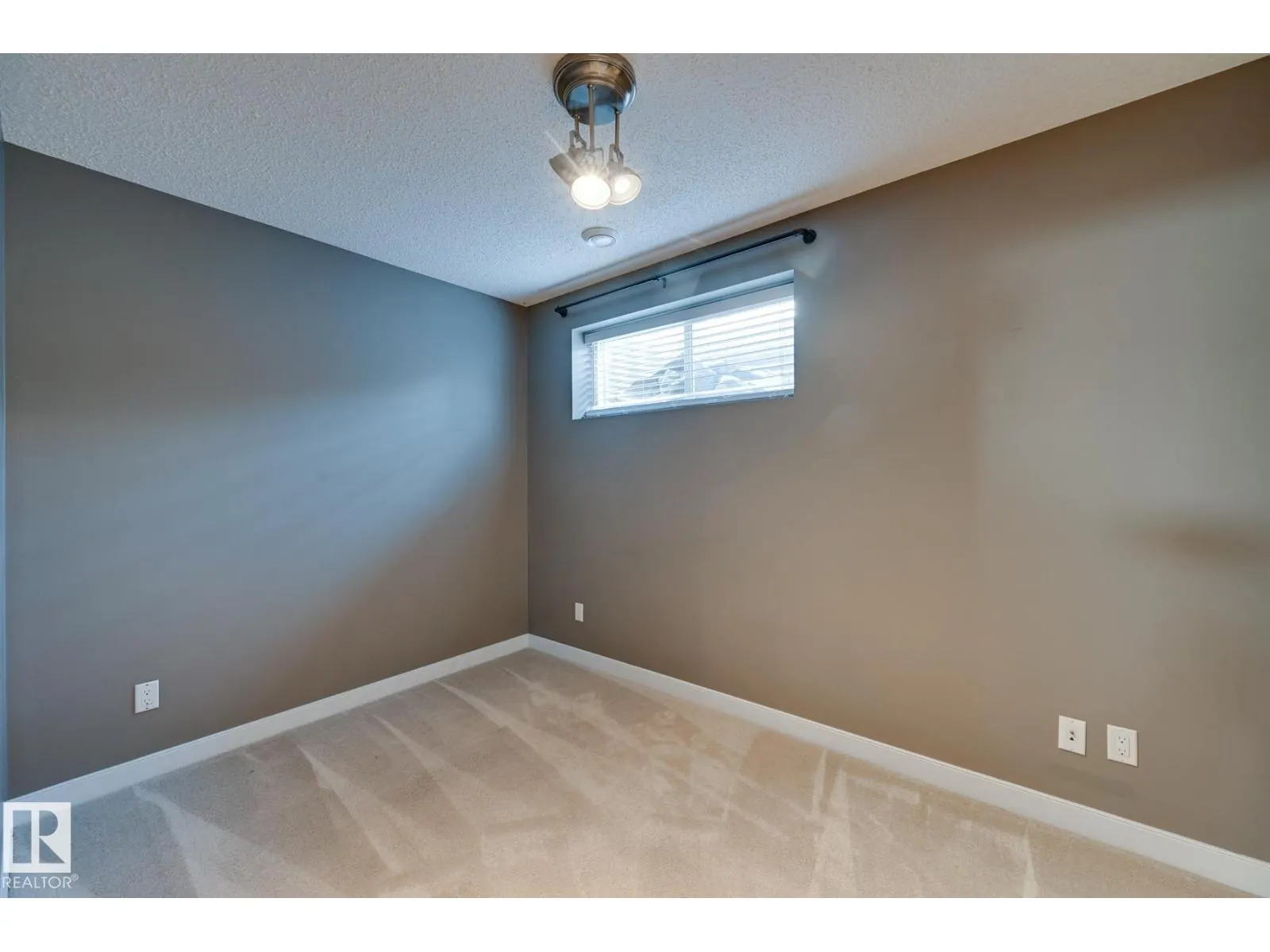 #38 6032 38 AV NW