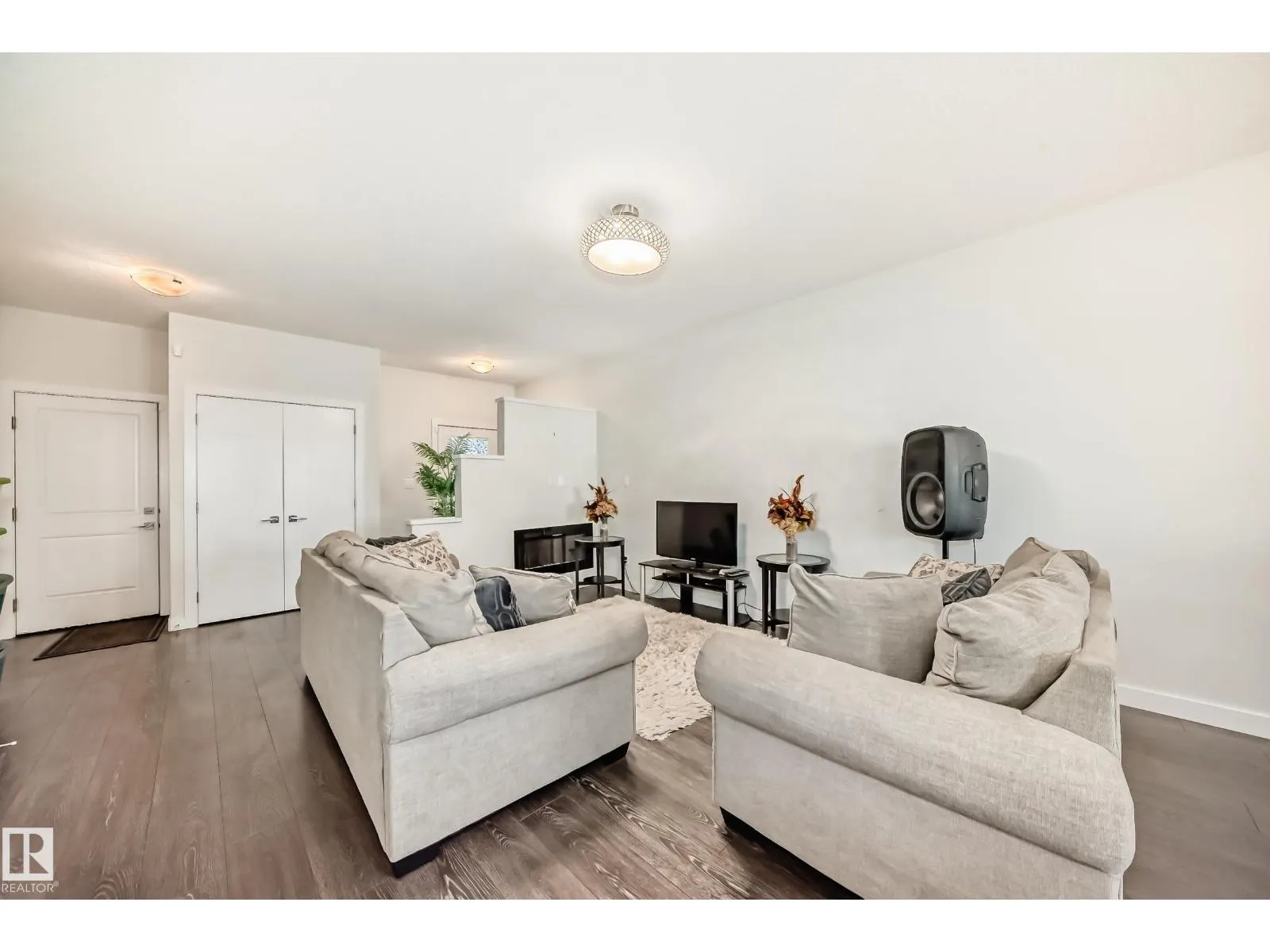7430 CREIGHTON PL SW SW
