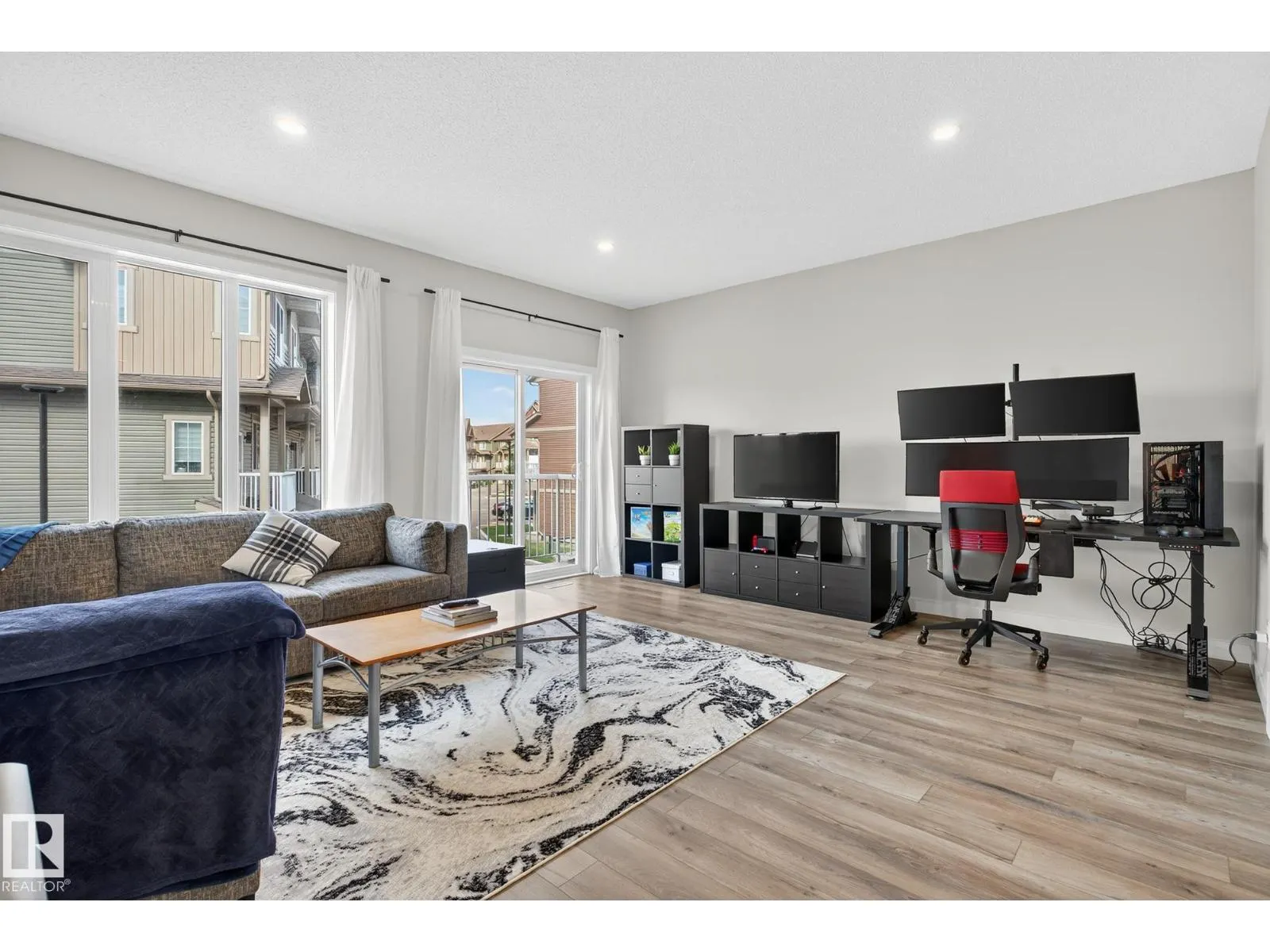 #9 1051 GRAYDON HILL BV SW