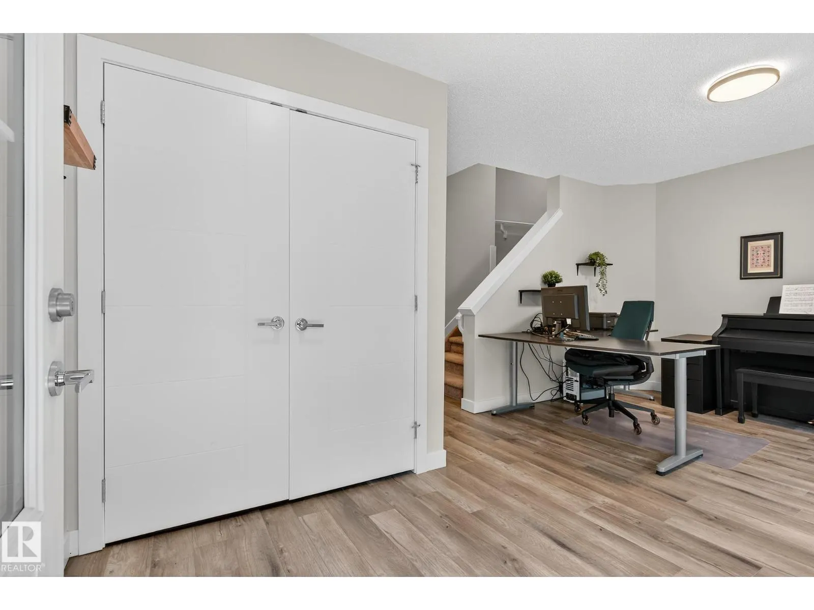 #9 1051 GRAYDON HILL BV SW