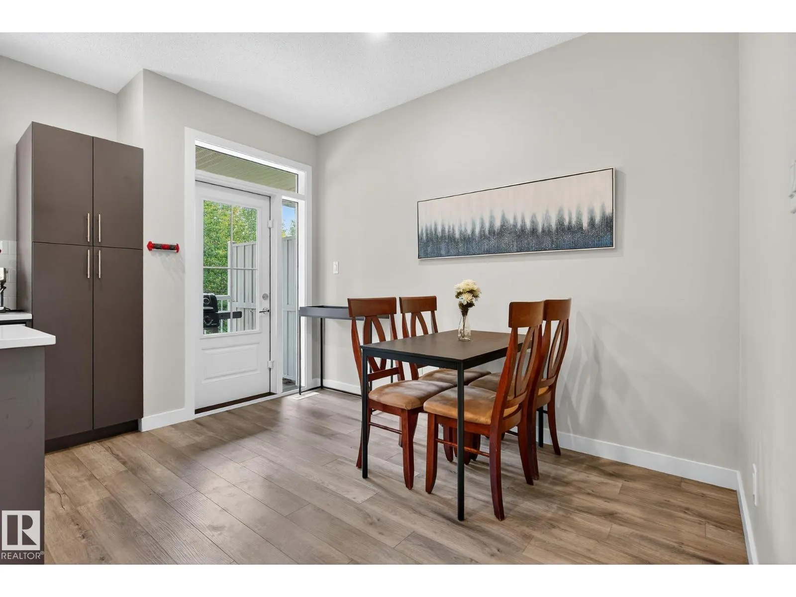 #9 1051 GRAYDON HILL BV SW