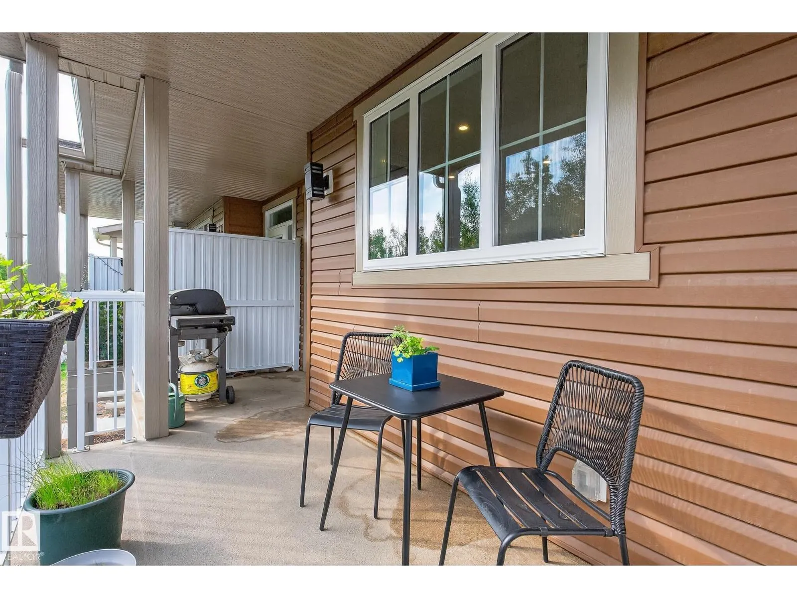 #9 1051 GRAYDON HILL BV SW