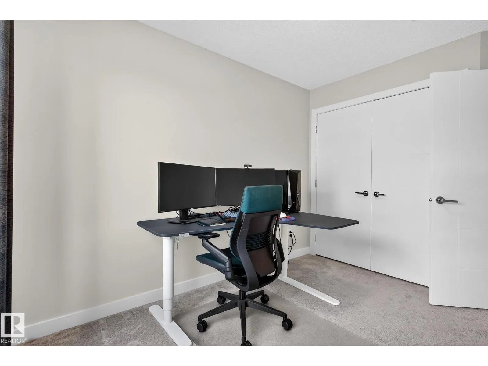 #9 1051 GRAYDON HILL BV SW
