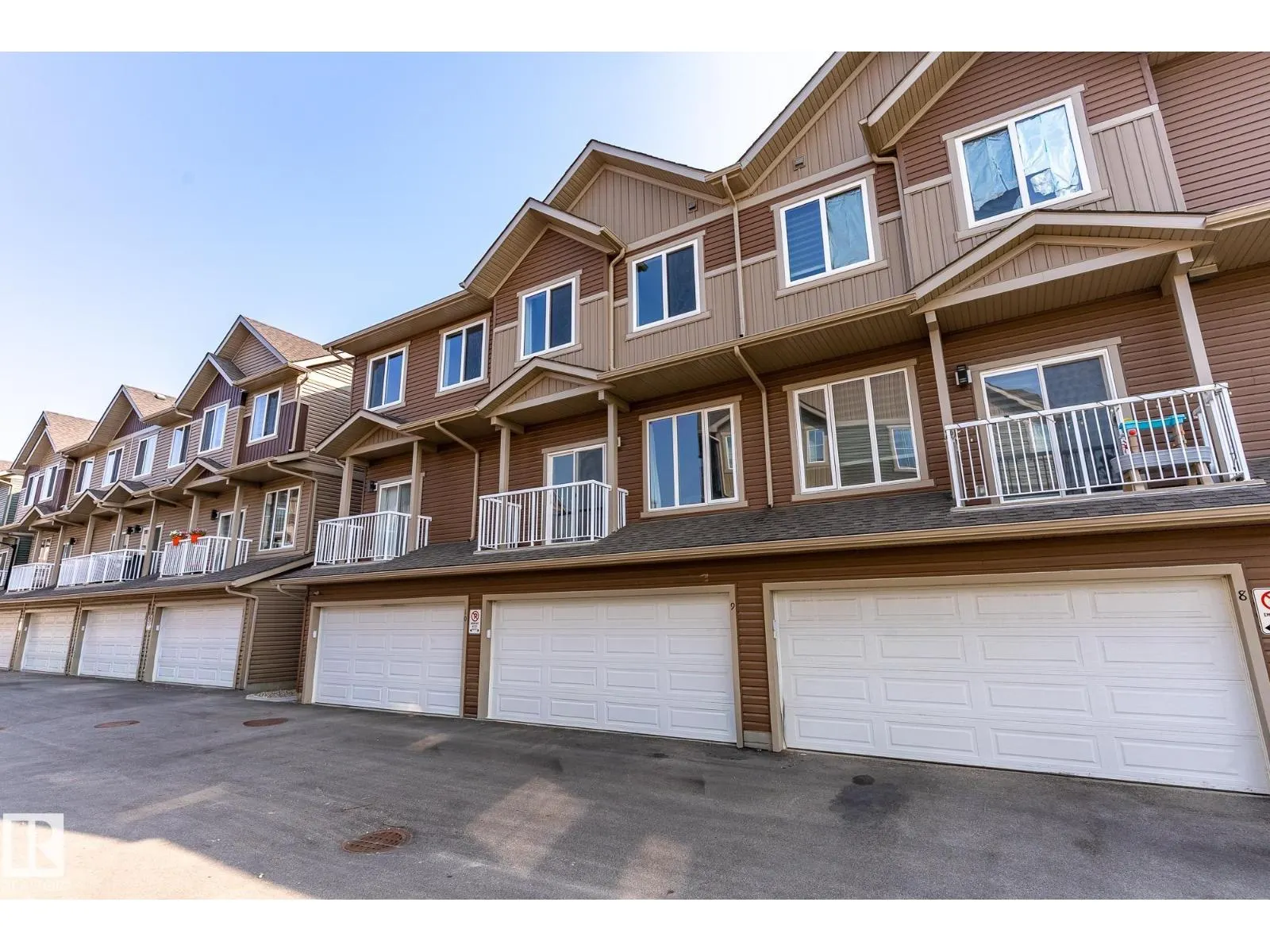 #9 1051 GRAYDON HILL BV SW