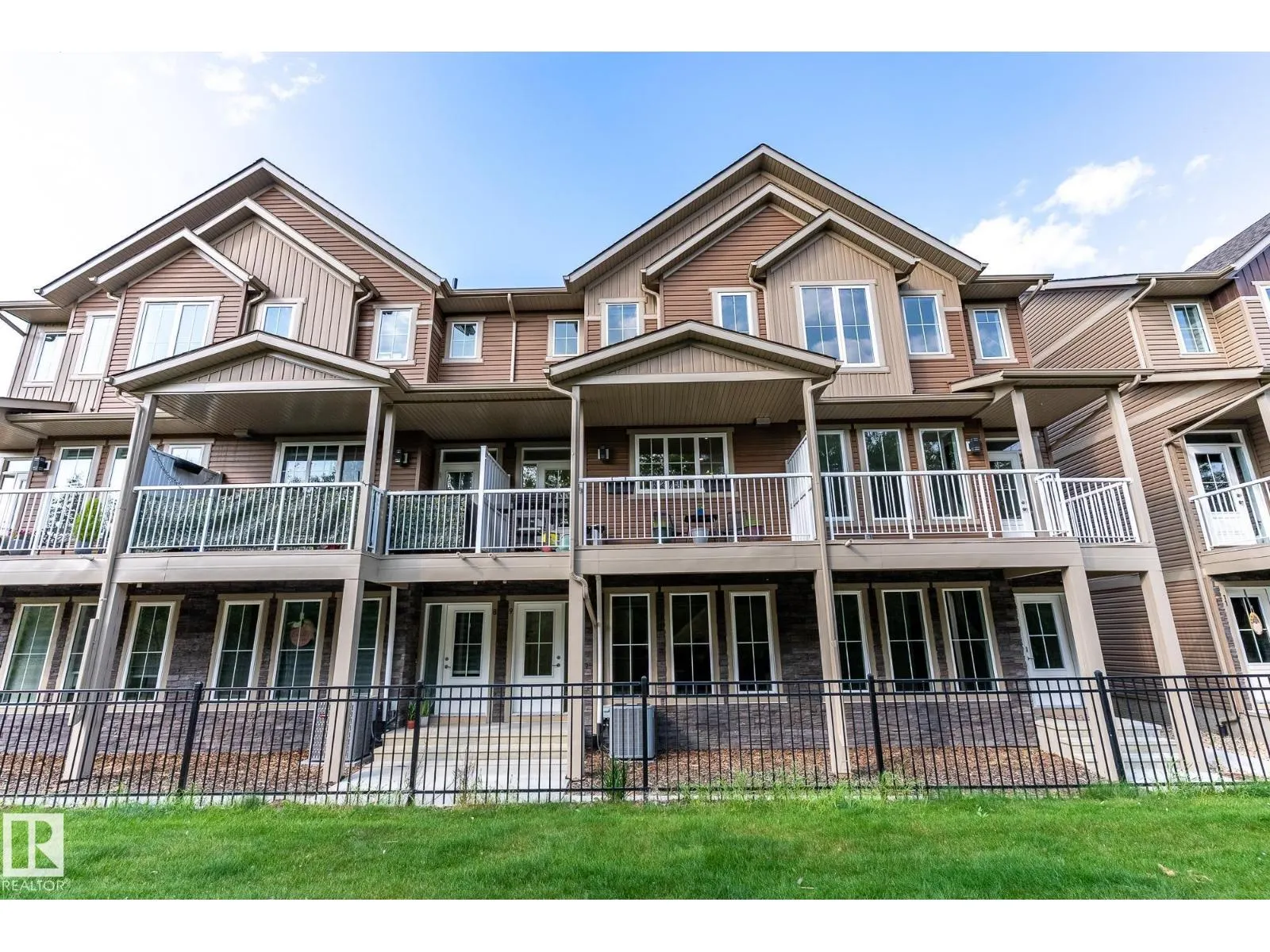 #9 1051 GRAYDON HILL BV SW