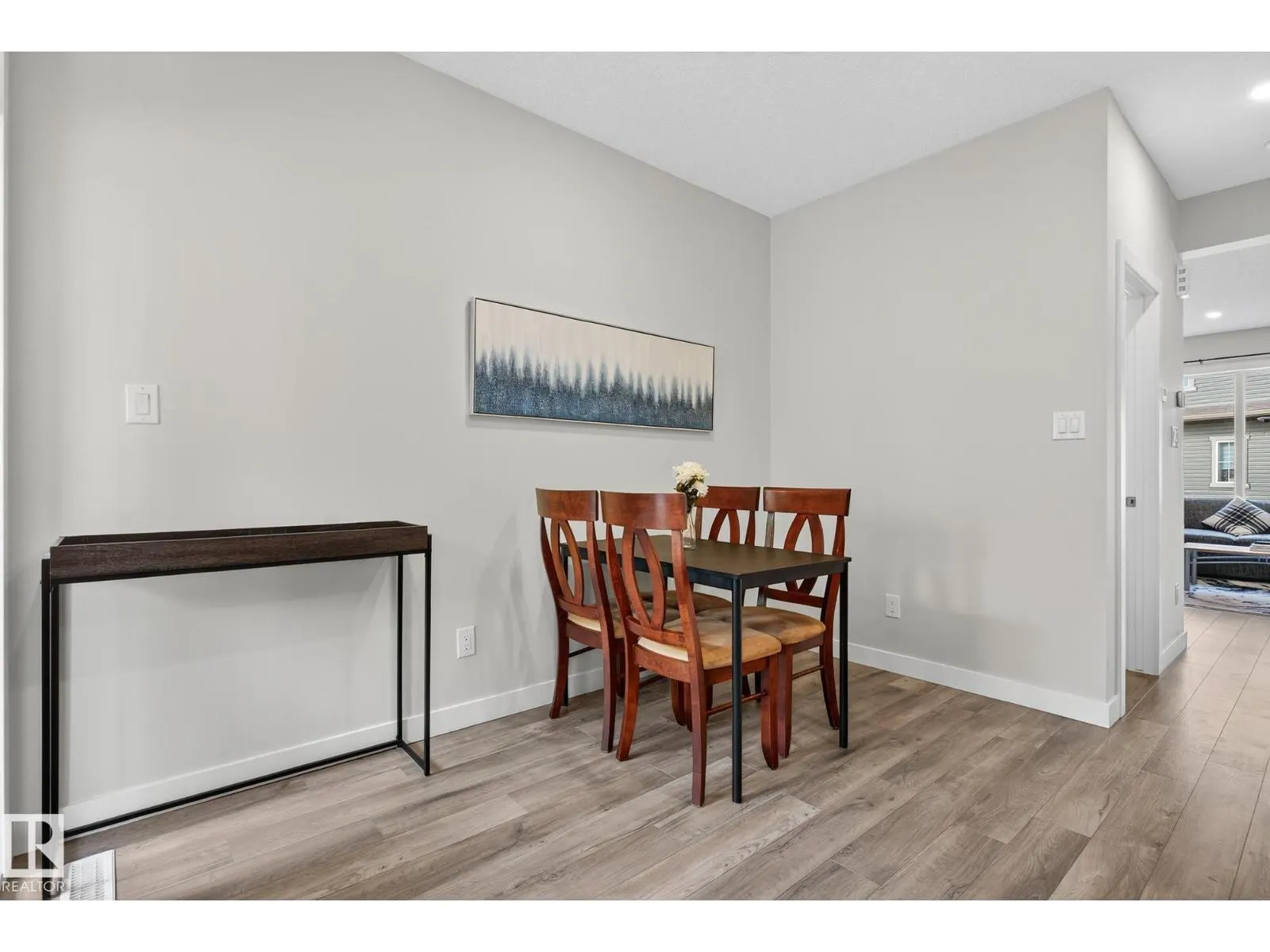 #9 1051 GRAYDON HILL BV SW