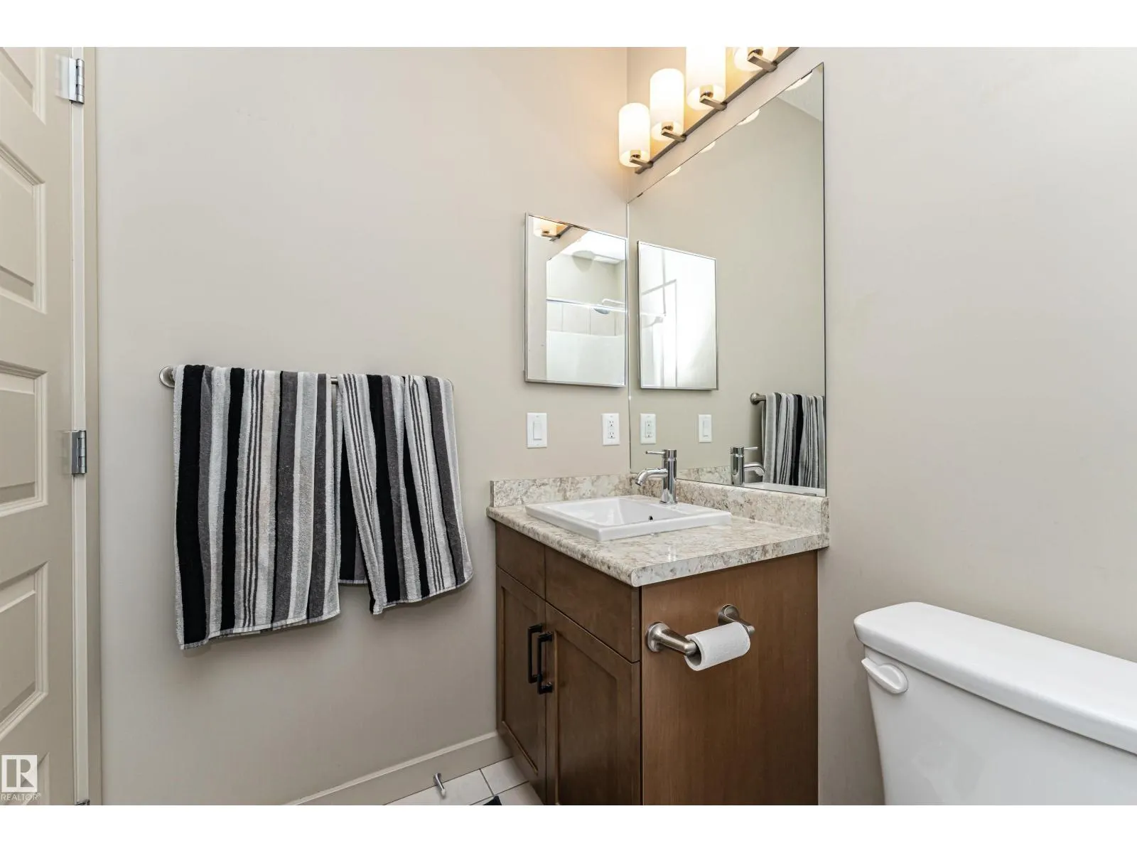 #225 503 Albany Way NW