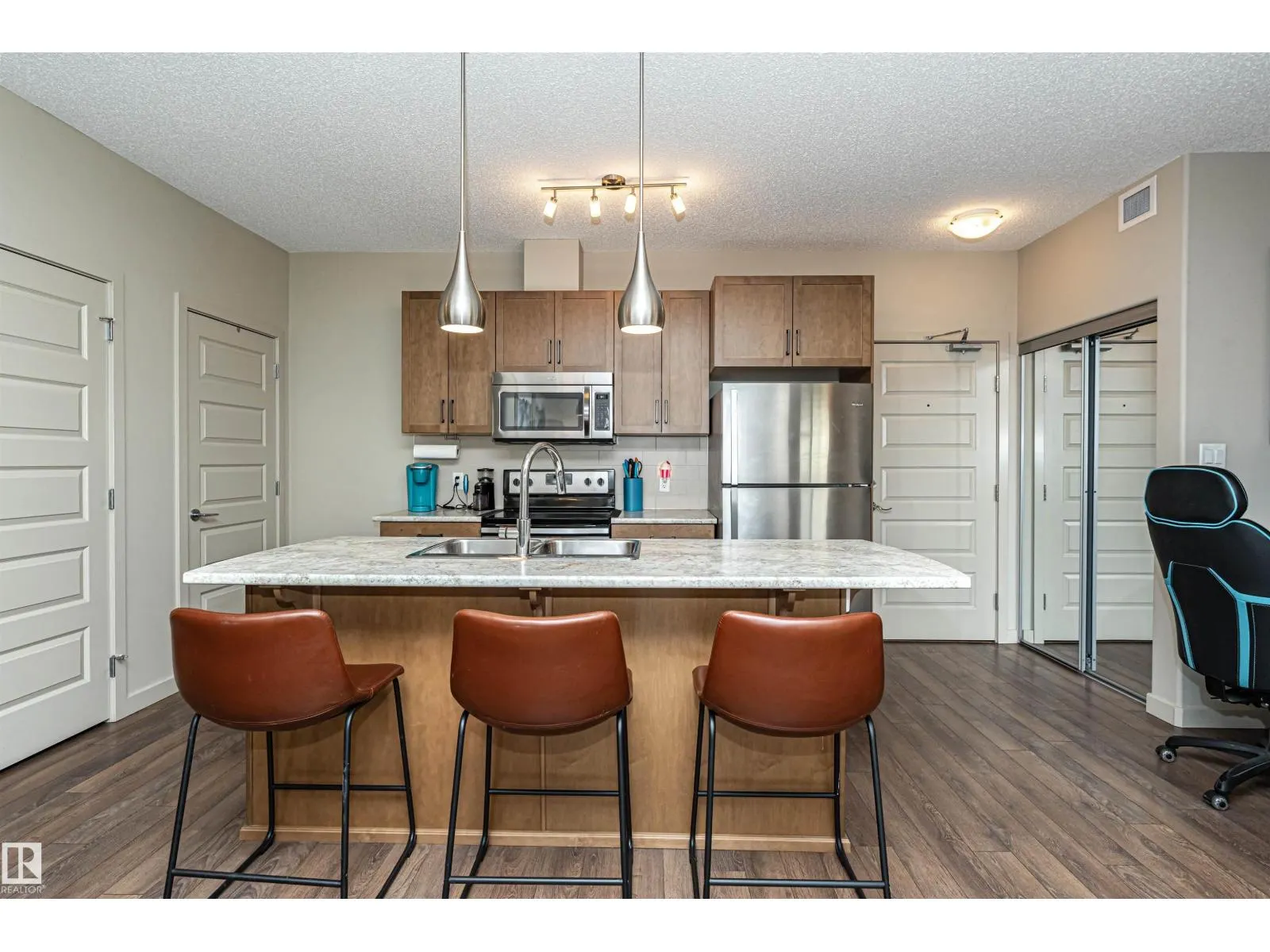 #225 503 Albany Way NW