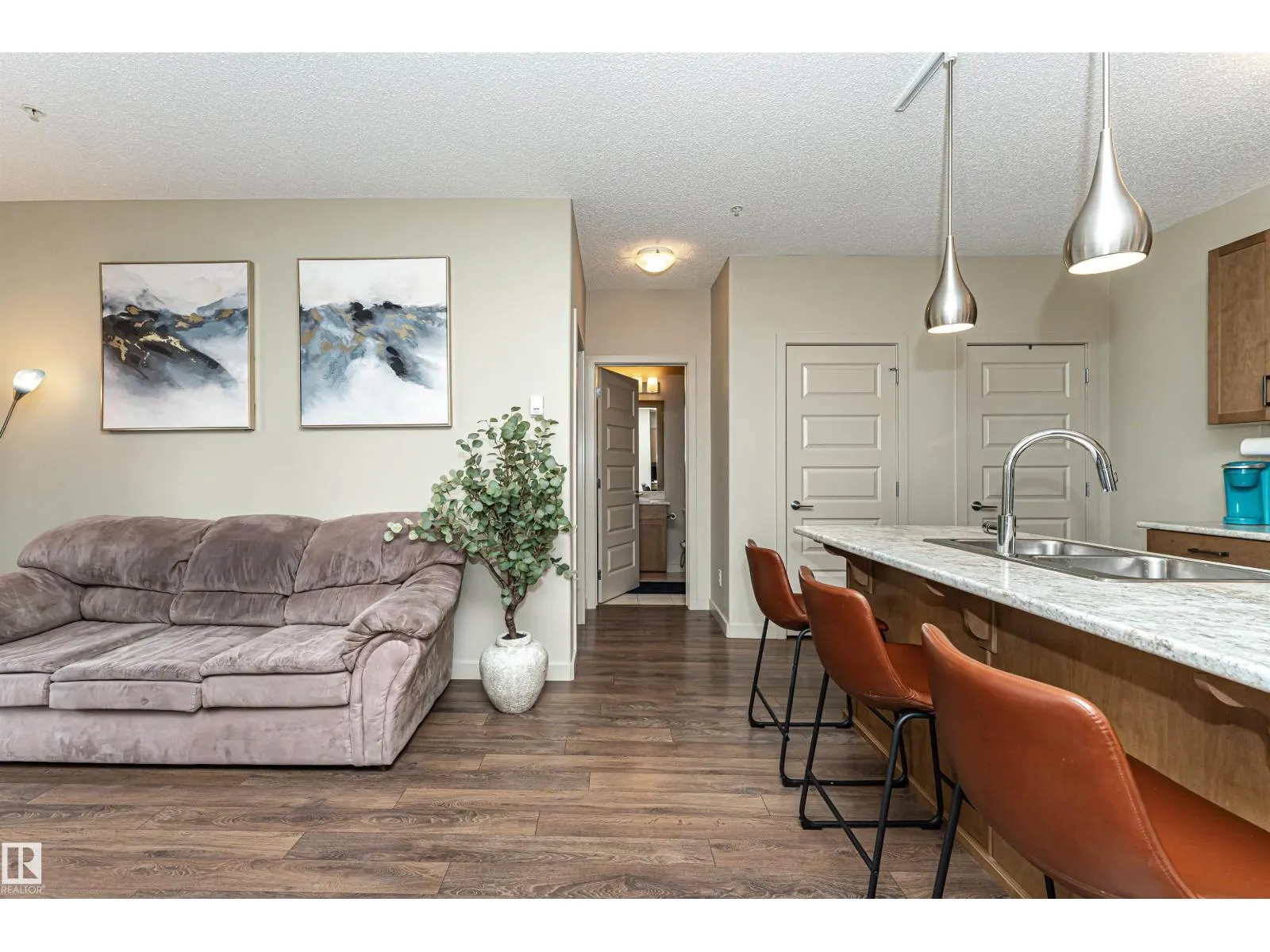 #225 503 Albany Way NW