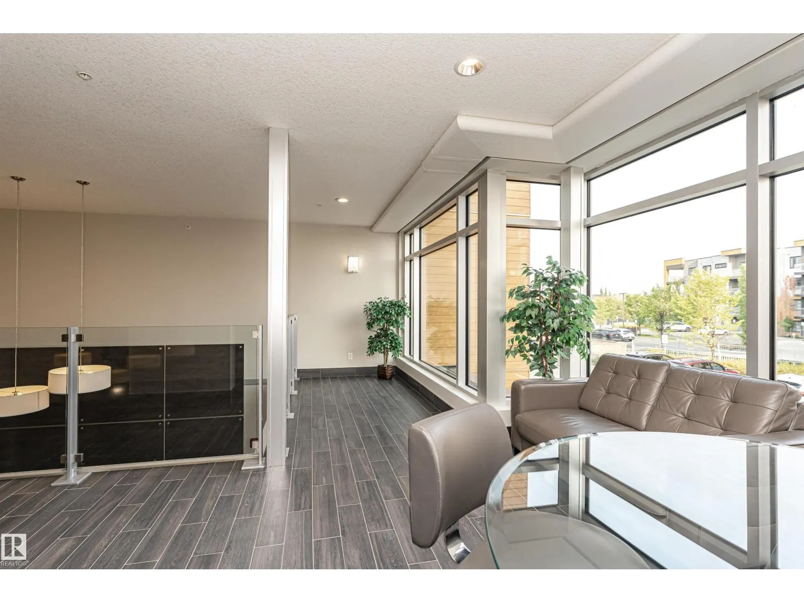 #225 503 Albany Way NW
