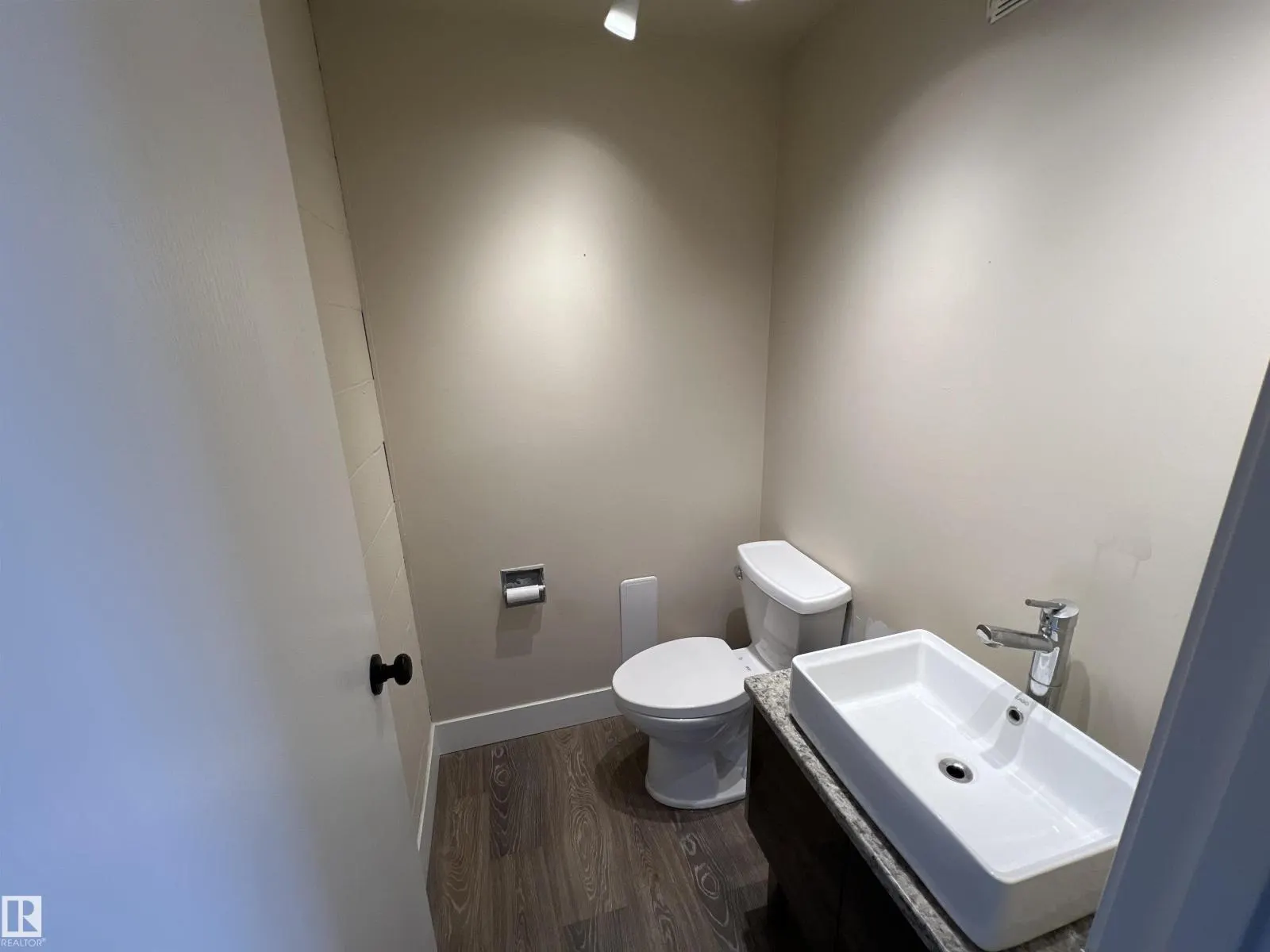 #6 & 7 104 South AV