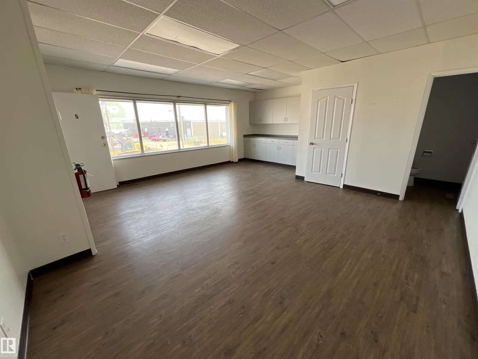 #5 104 South AV