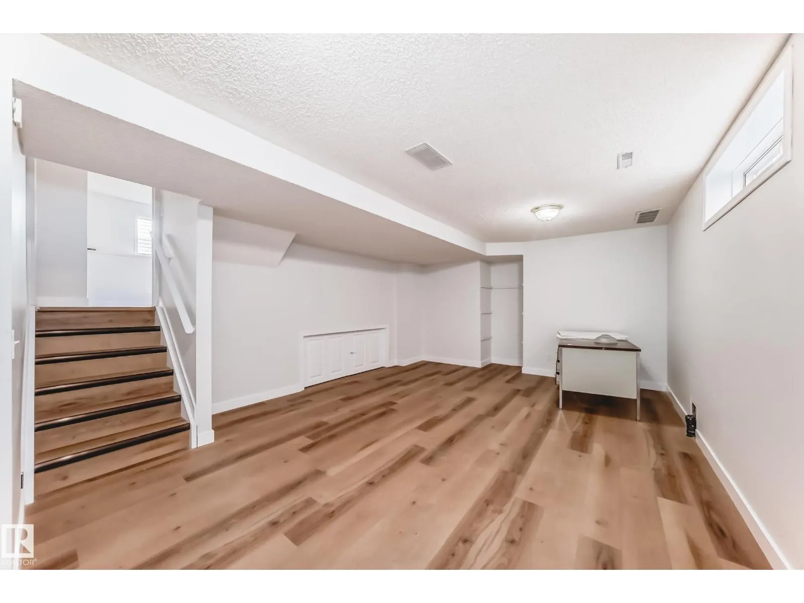 1141 60 ST NW